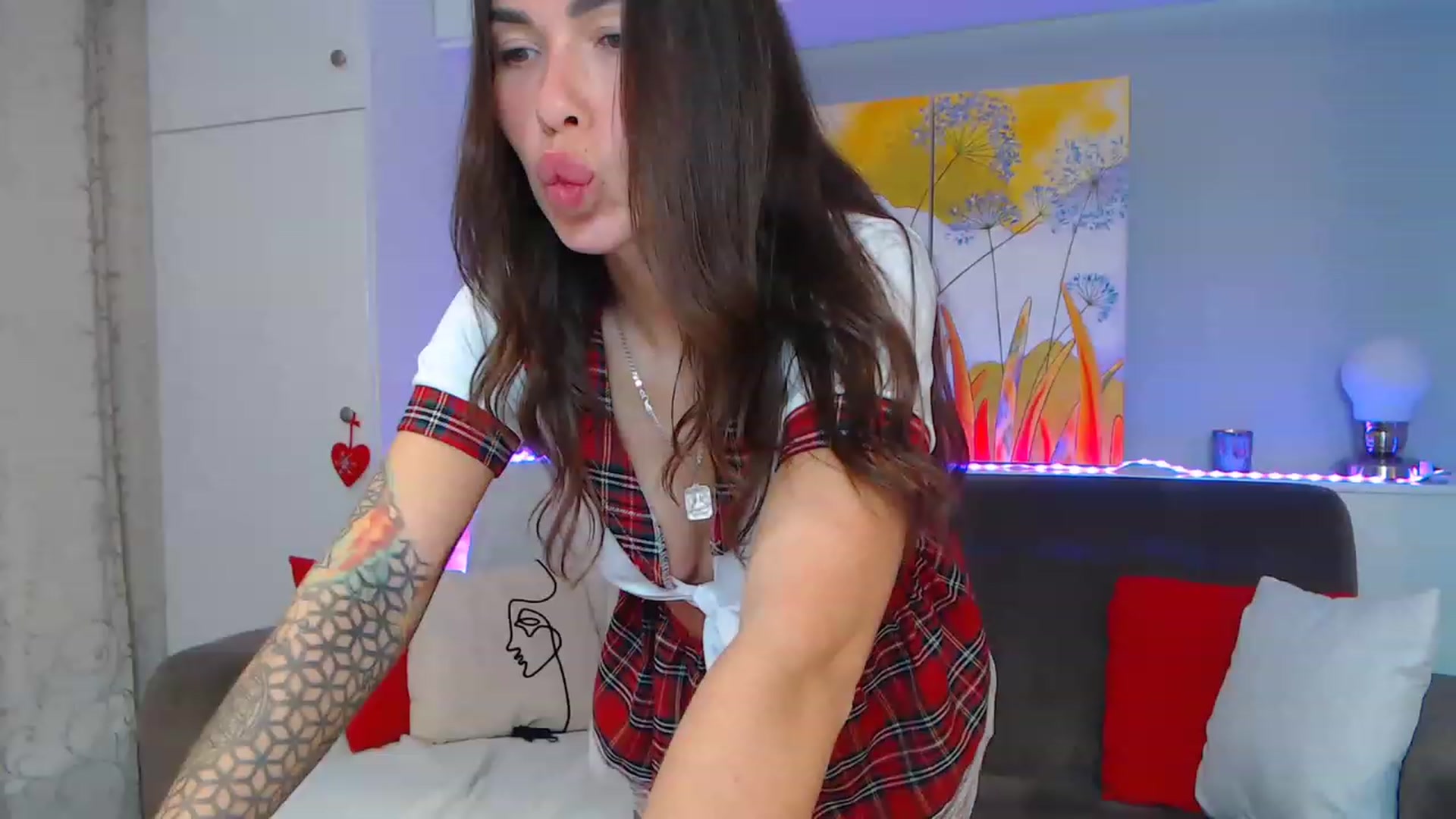 Gallery image thumbnail from VikiEvans's myfreecams stream on, 05/16/2023, 15:34 image 8 of 20