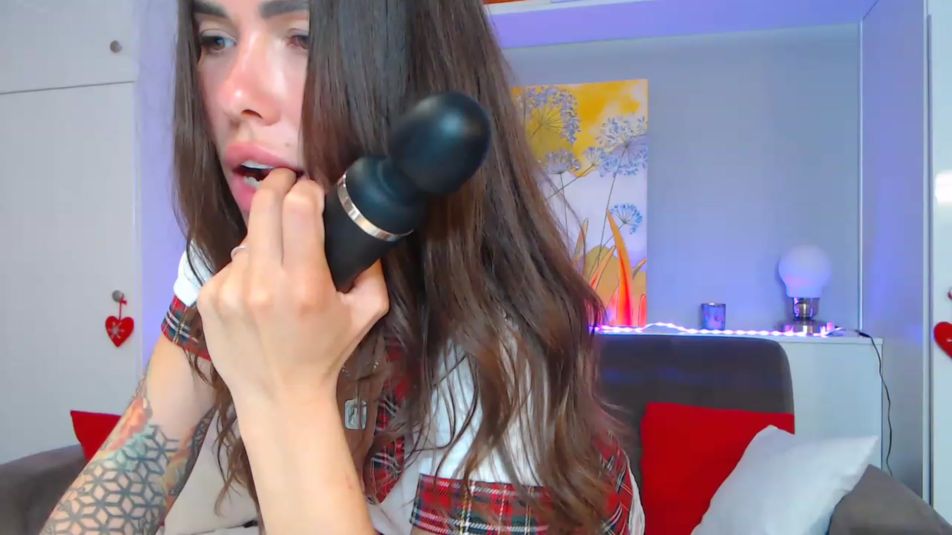 Gallery image thumbnail from VikiEvans's myfreecams stream on, 05/16/2023, 16:23 image 3 of 20