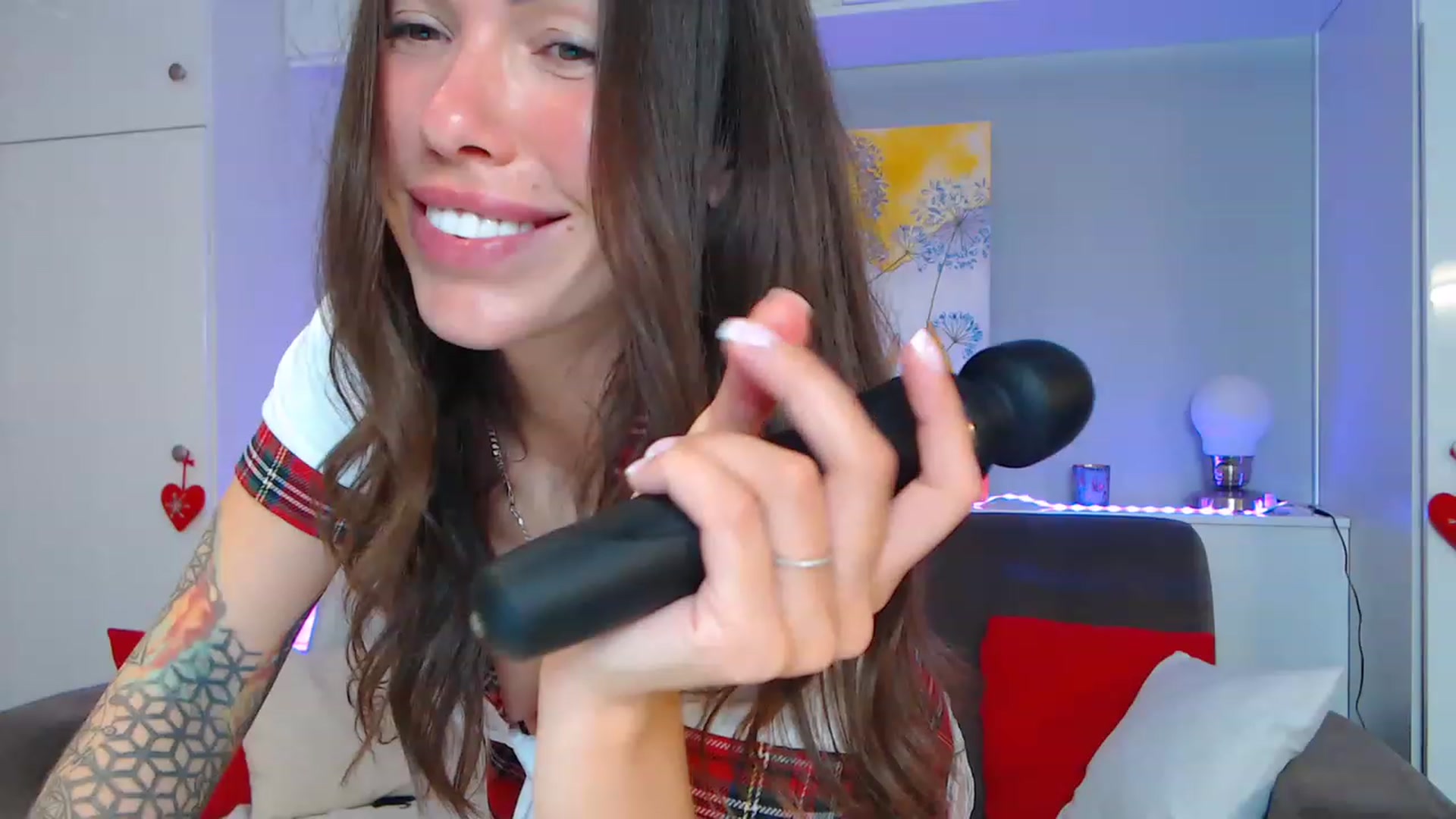 Gallery image thumbnail from VikiEvans's myfreecams stream on, 05/16/2023, 16:23 image 2 of 20