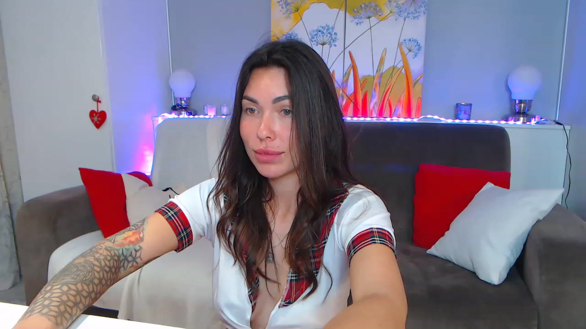 Gallery image thumbnail from VikiEvans's myfreecams stream on, 05/16/2023, 18:13 image 2 of 20