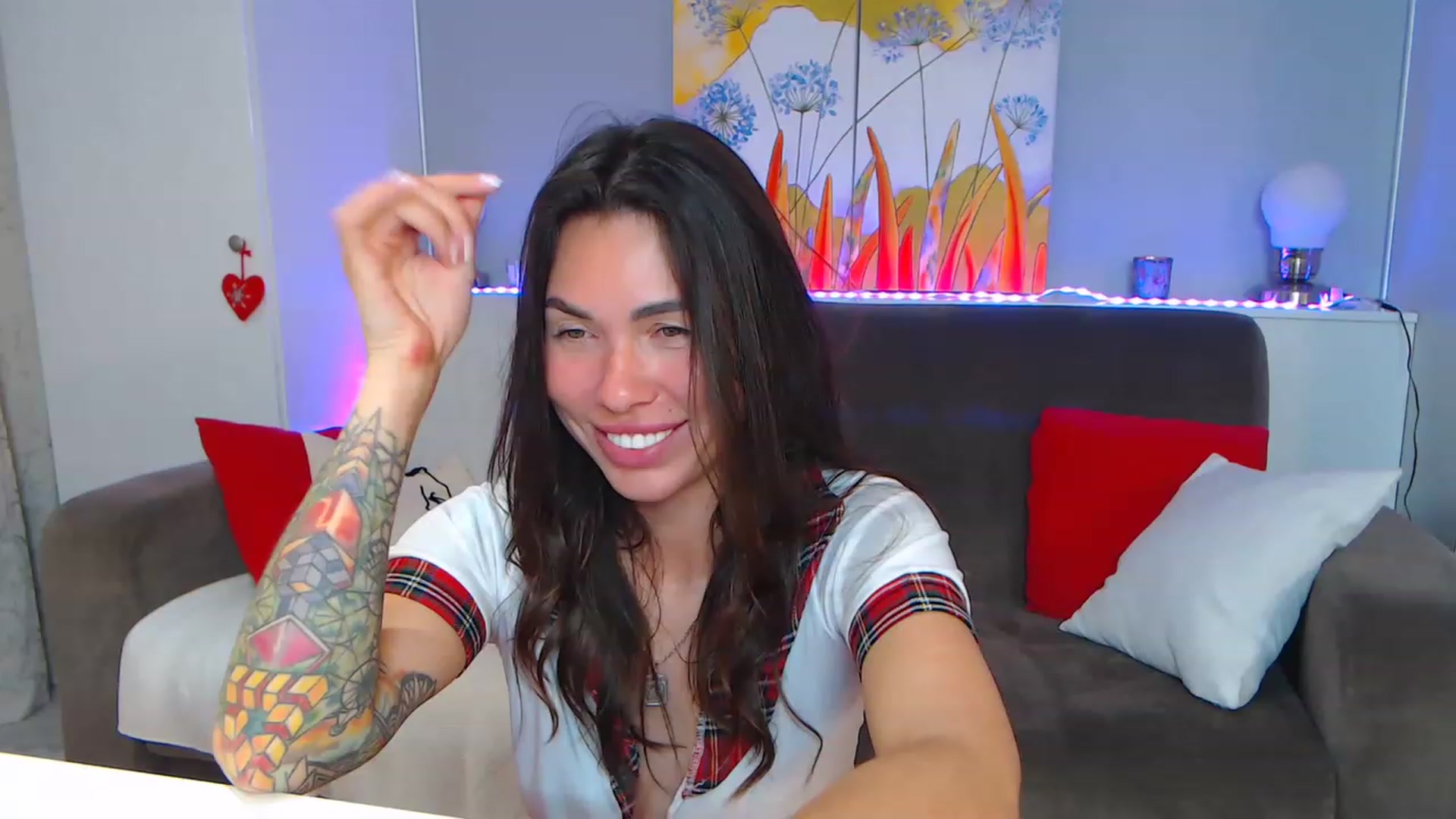 Gallery image thumbnail from VikiEvans's myfreecams stream on, 05/16/2023, 18:13 image 4 of 20