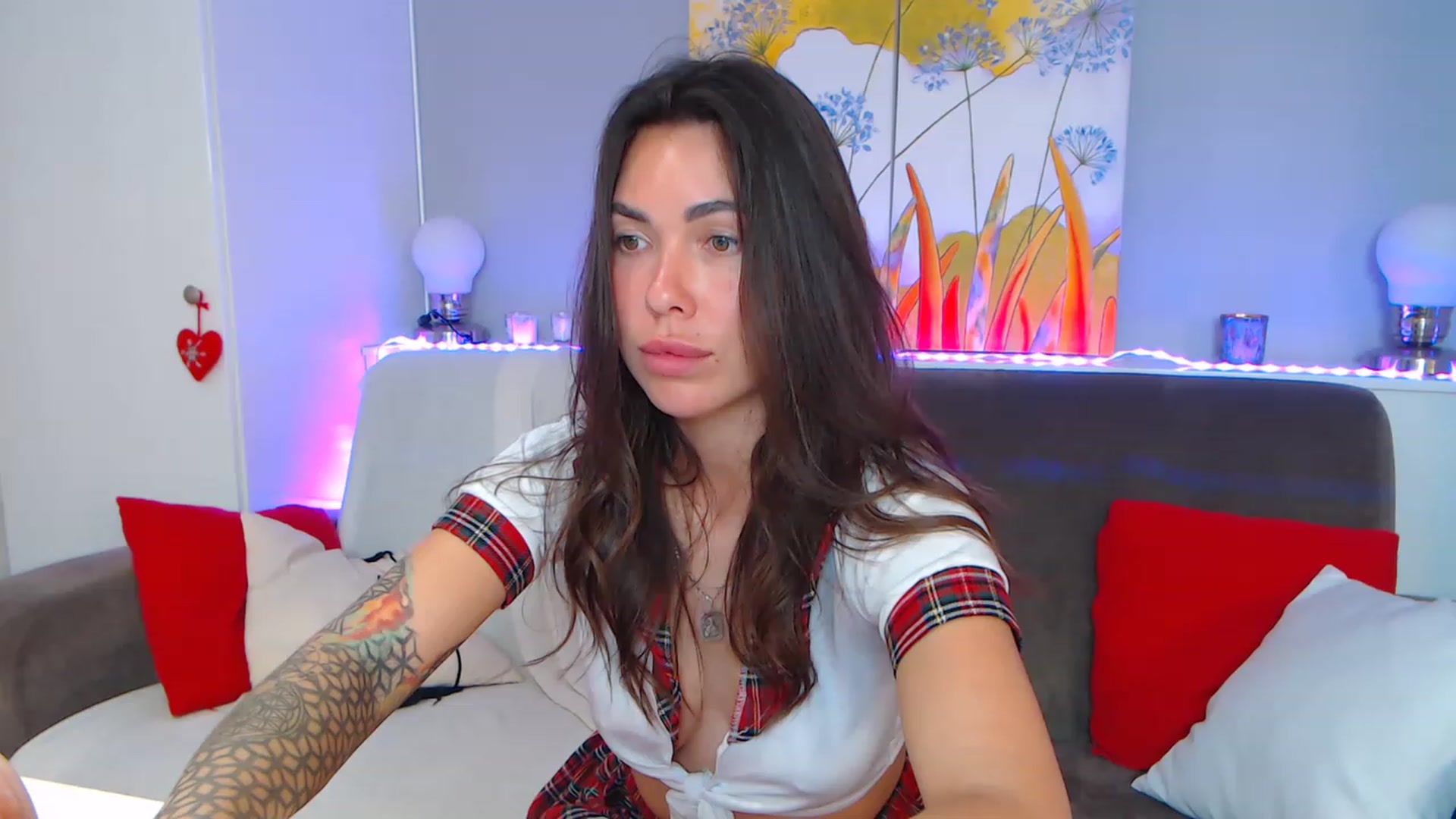 Gallery image thumbnail from VikiEvans's myfreecams stream on, 05/16/2023, 18:13 image 19 of 20