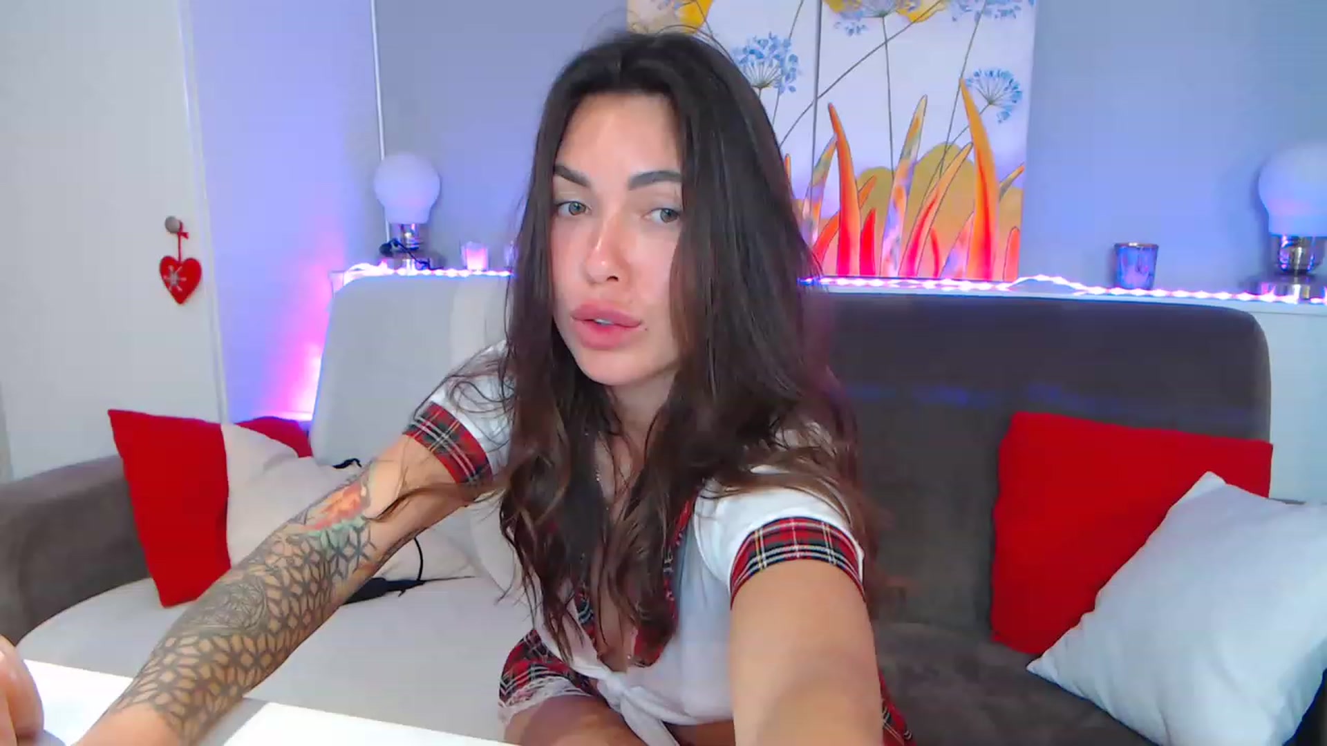 Gallery image thumbnail from VikiEvans's myfreecams stream on, 05/16/2023, 18:13 image 11 of 20