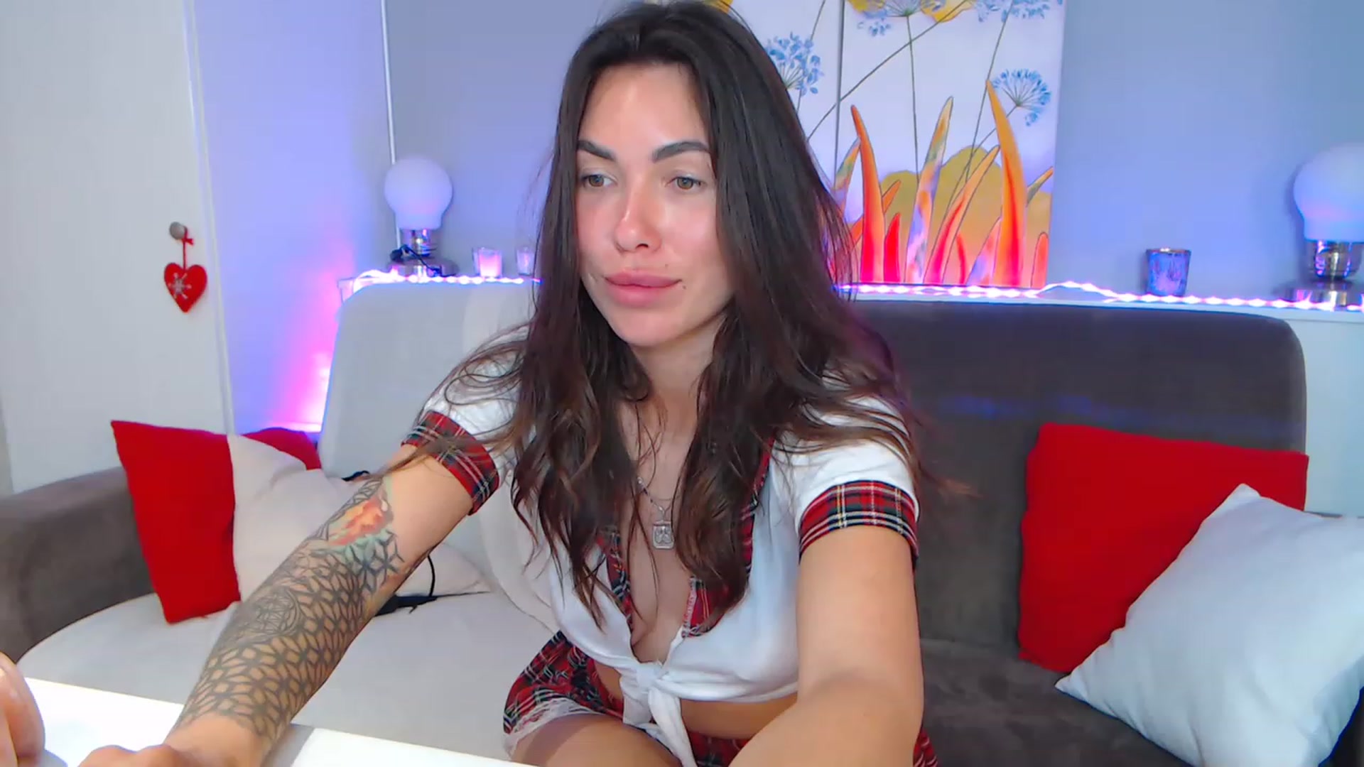 Gallery image thumbnail from VikiEvans's myfreecams stream on, 05/16/2023, 18:13 image 10 of 20