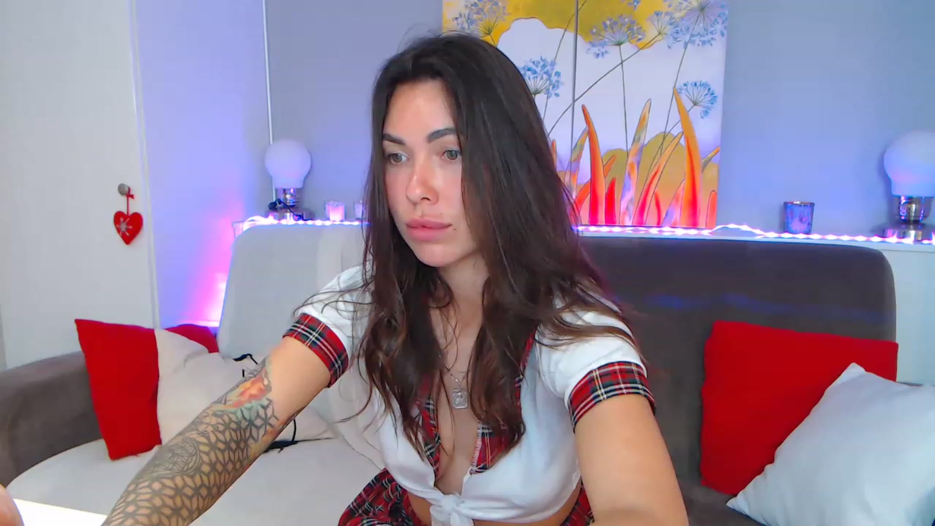 Gallery image thumbnail from VikiEvans's myfreecams stream on, 05/16/2023, 18:13 image 18 of 20