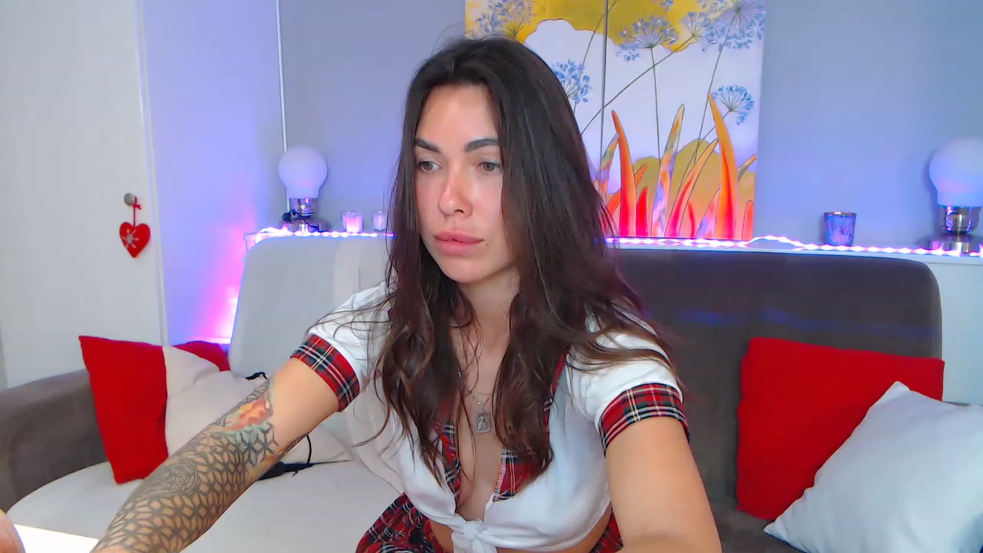 Gallery image thumbnail from VikiEvans's myfreecams stream on, 05/16/2023, 18:13 image 17 of 20