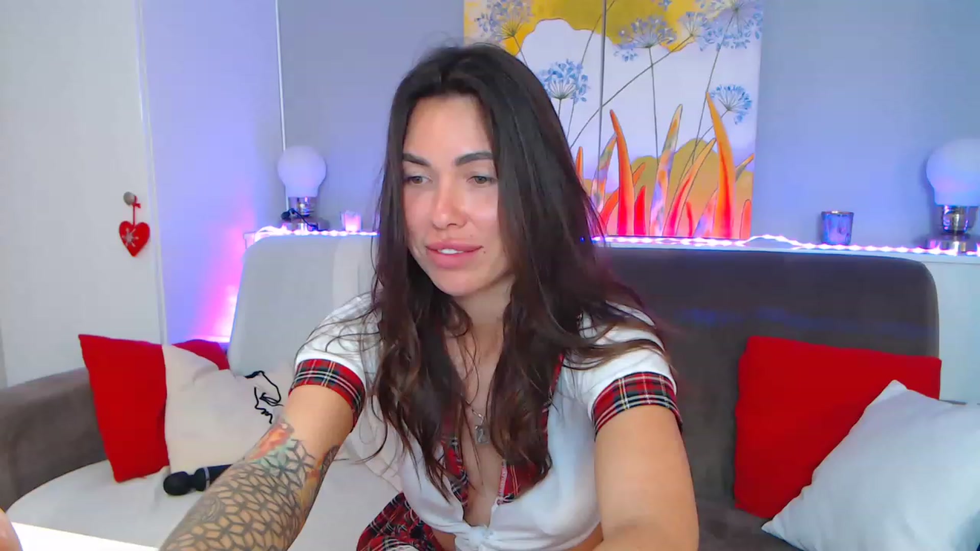 Gallery image thumbnail from VikiEvans's myfreecams stream on, 05/16/2023, 18:13 image 14 of 20