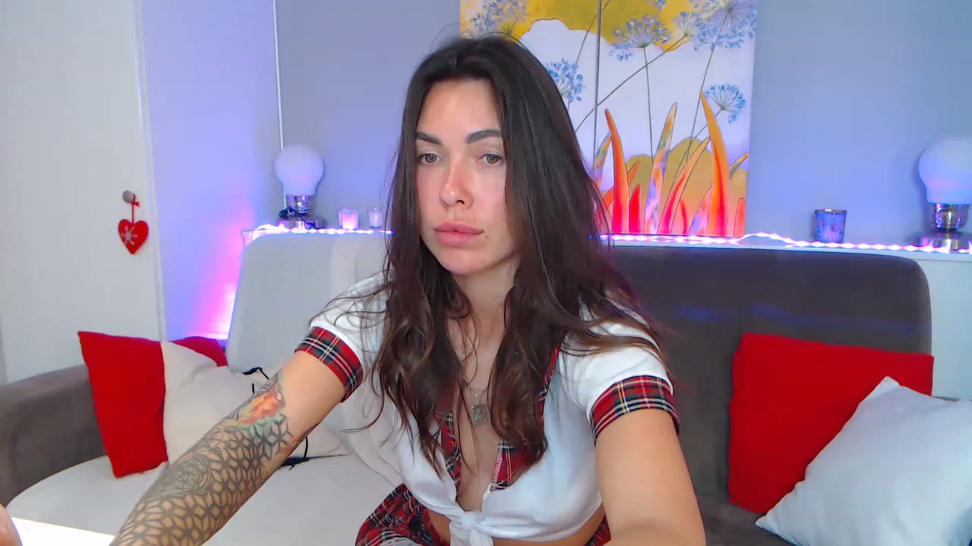 Gallery image thumbnail from VikiEvans's myfreecams stream on, 05/16/2023, 18:13 image 13 of 20