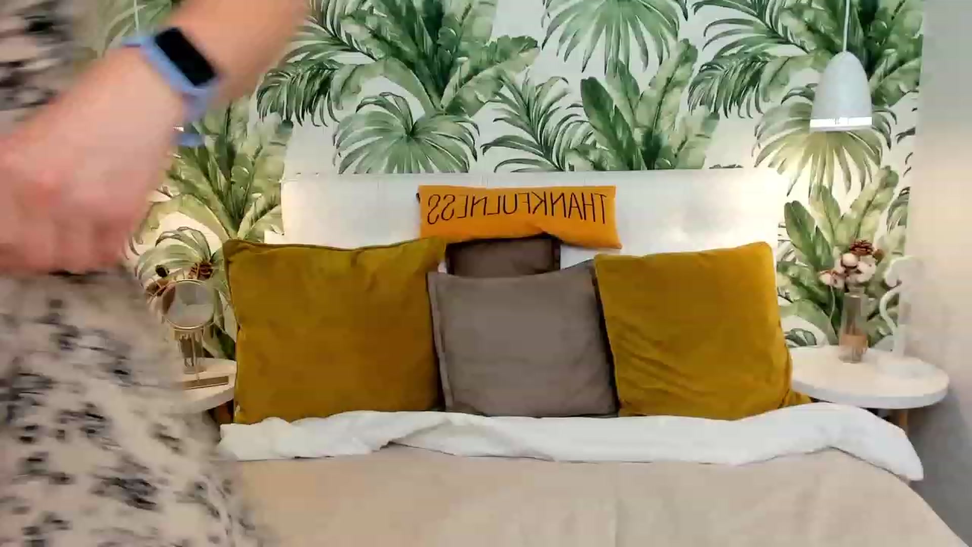 Gallery image thumbnail from VikiMars's myfreecams stream on, 08/25/2023, 16:31 image 12 of 20