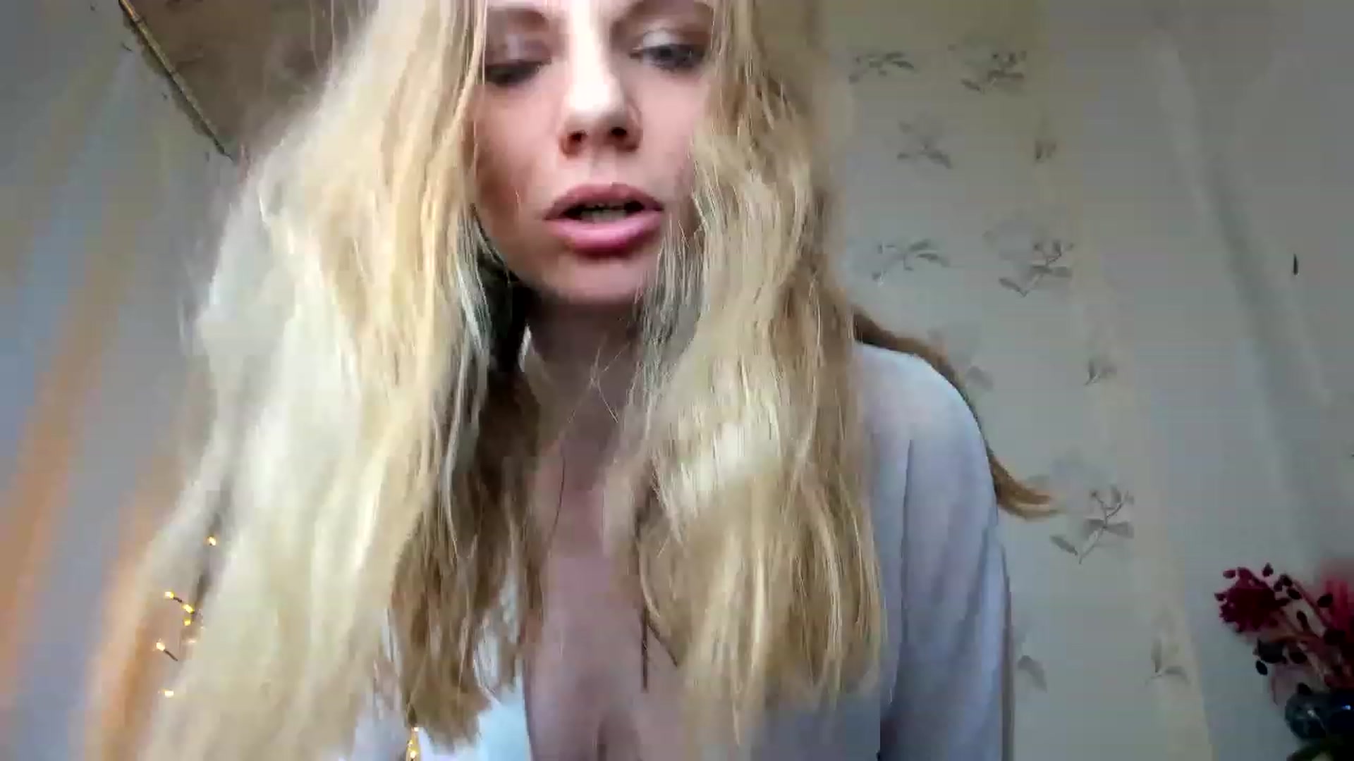 Gallery image thumbnail from VikkyBloom's myfreecams stream on, 05/17/2023, 14:58 image 17 of 20