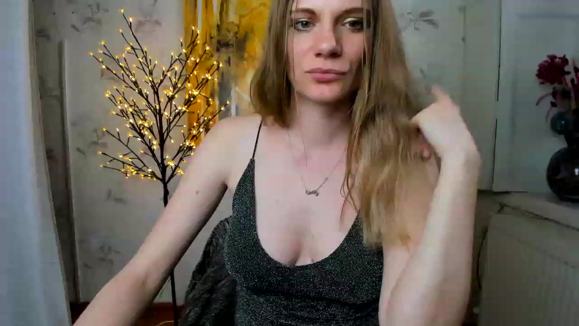 Gallery image thumbnail from VikkyBloom's myfreecams stream on, 05/29/2023, 16:41 image 1 of 20