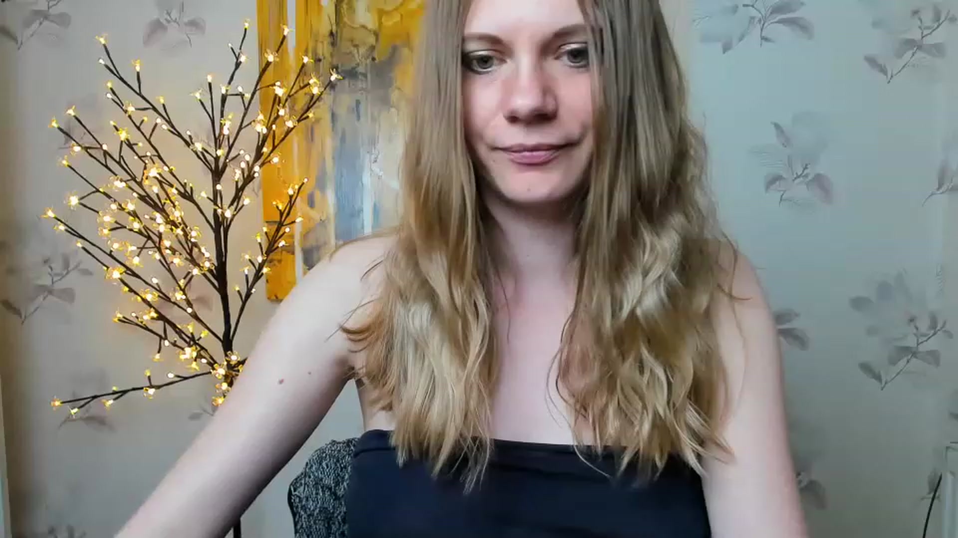 Gallery image thumbnail from VikkyBloom's myfreecams stream on, 06/04/2023, 10:19 image 10 of 20