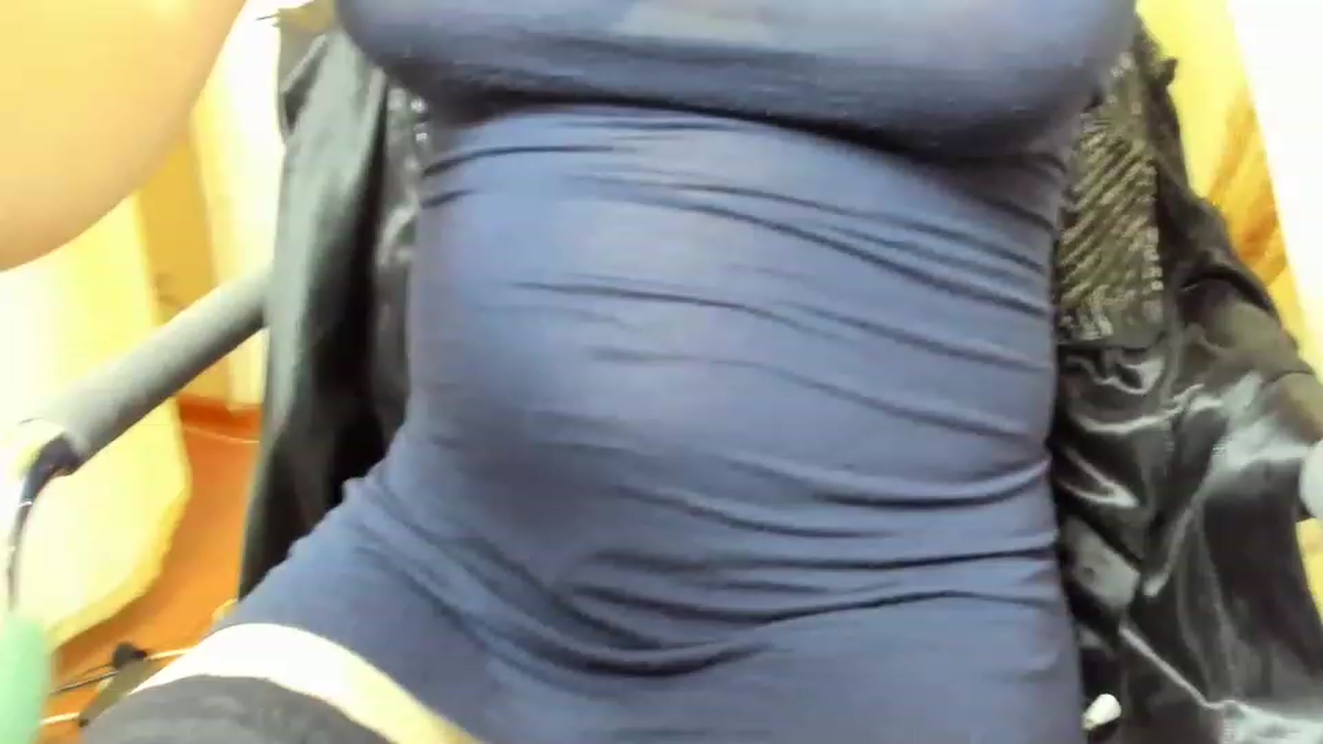 Gallery image thumbnail from VikkyBloom's myfreecams stream on, 06/04/2023, 12:04 image 3 of 20