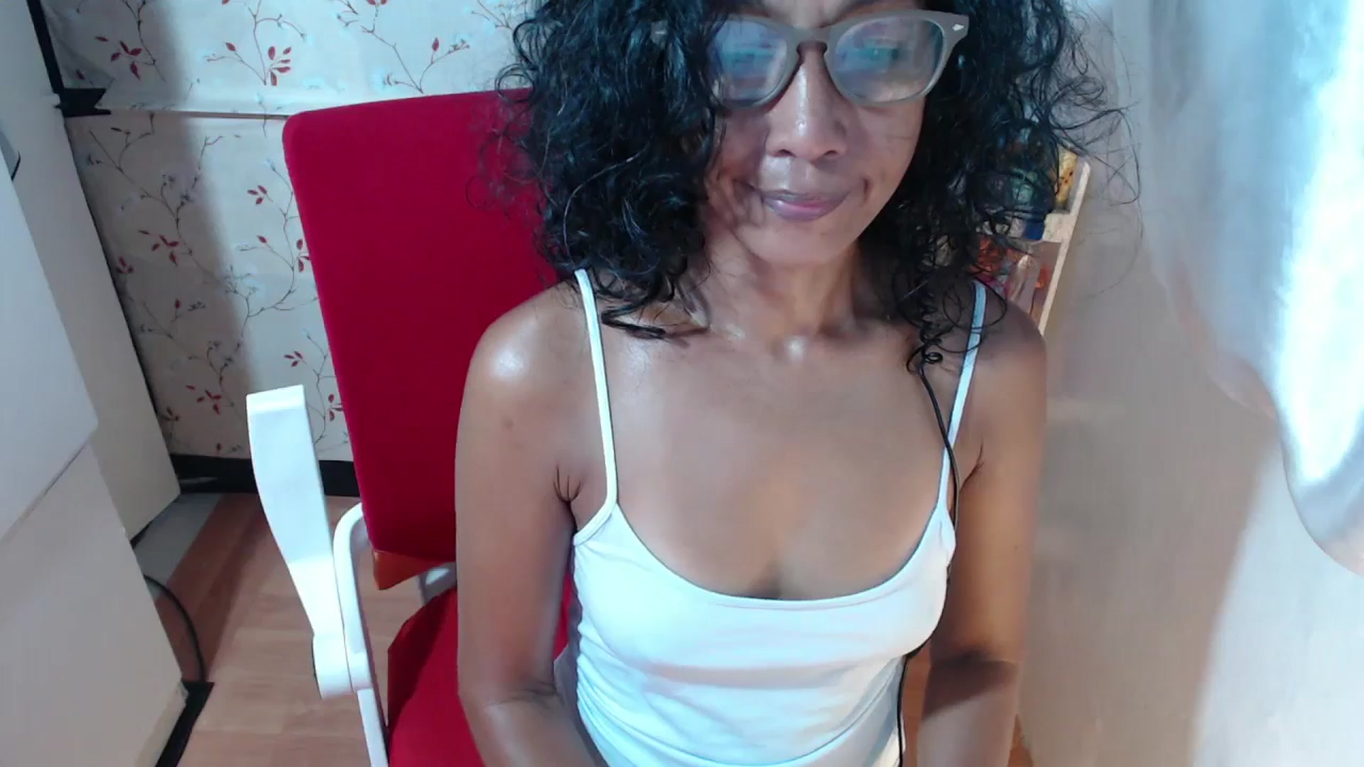 Gallery image thumbnail from ViktoriaFox's myfreecams stream on, 07/06/2025, 16:07 image 10 of 20