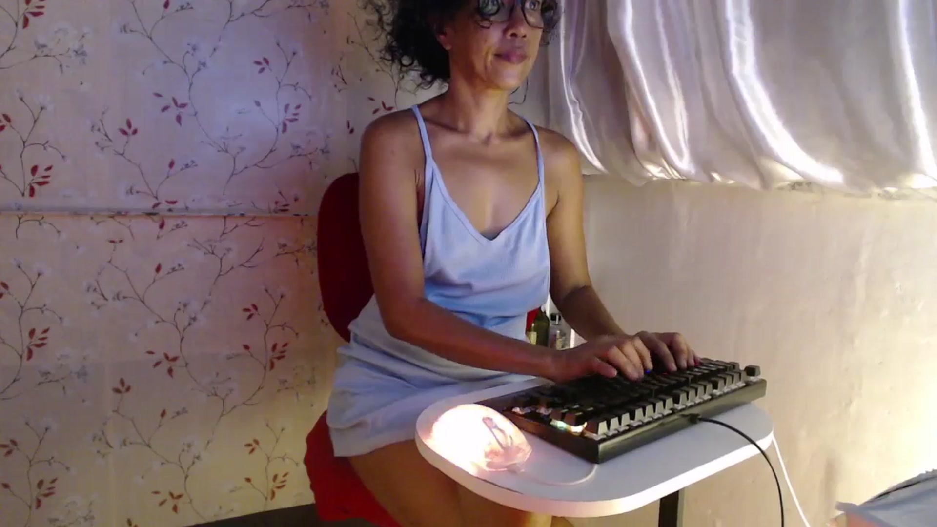 Gallery image thumbnail from ViktoriaFox's myfreecams stream on, 10/28/2025, 08:23 image 20 of 20