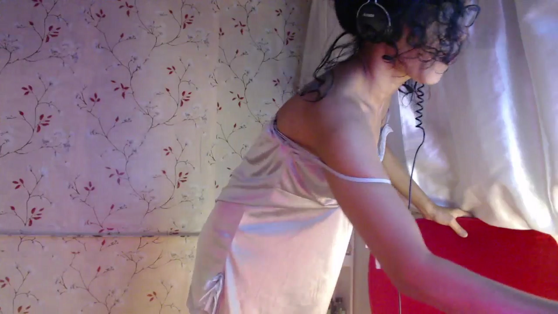 Gallery image thumbnail from ViktoriaFox's myfreecams stream on, 12/24/2025, 18:51 image 13 of 20