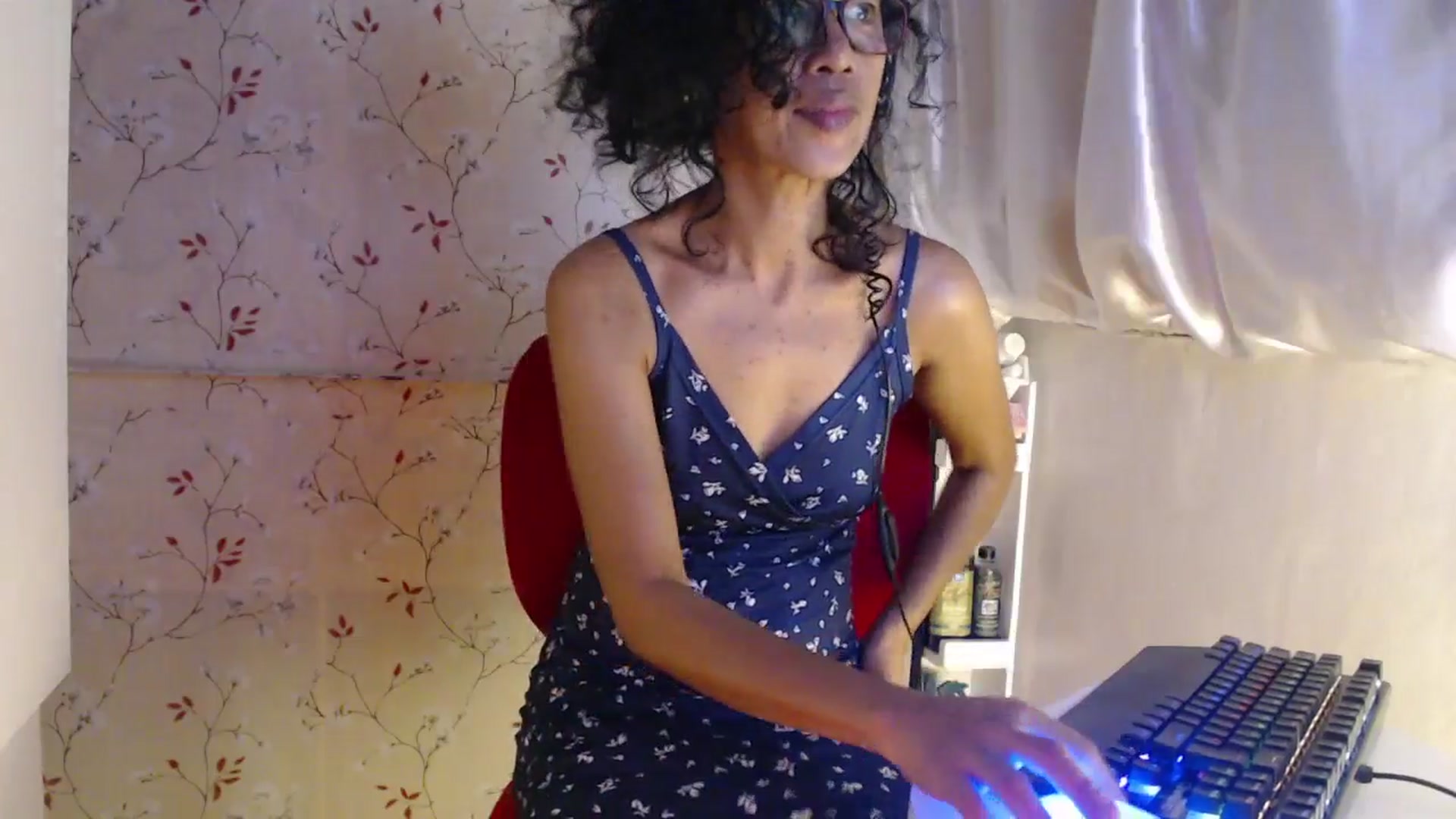 Gallery image thumbnail from ViktoriaFox's myfreecams stream on, 01/13/2026, 09:24 image 6 of 20