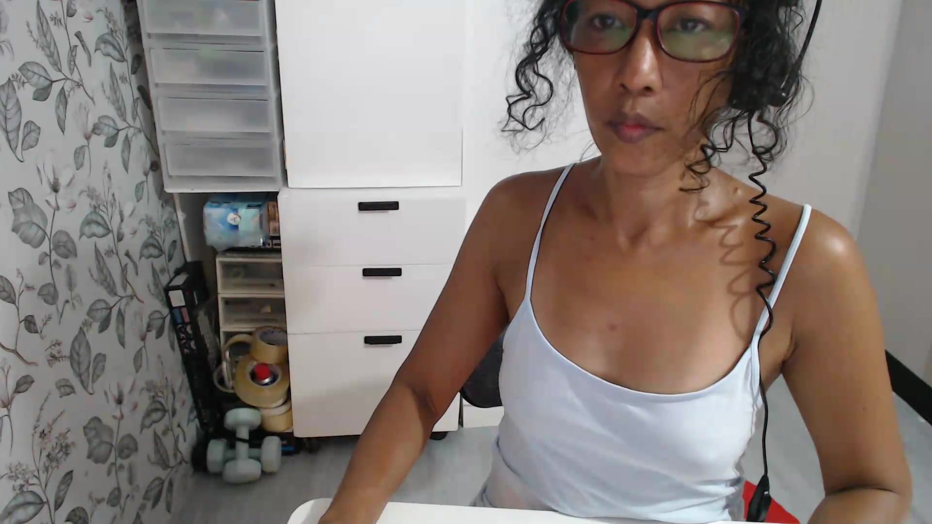 Gallery image thumbnail from ViktoriaFox's myfreecams stream on, 05/15/2026, 08:20 image 13 of 20