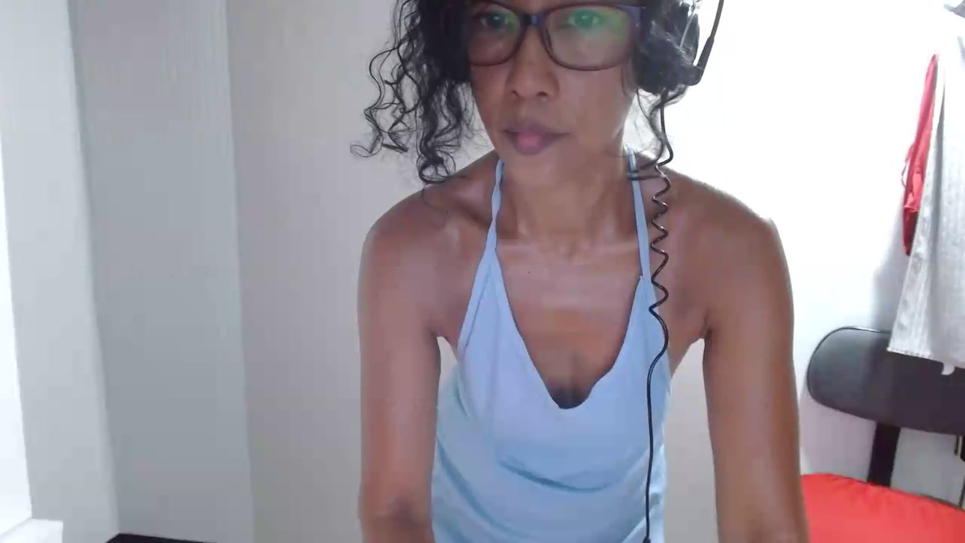 Gallery image thumbnail from ViktoriaFox's myfreecams stream on, 05/16/2026, 06:45 image 5 of 20
