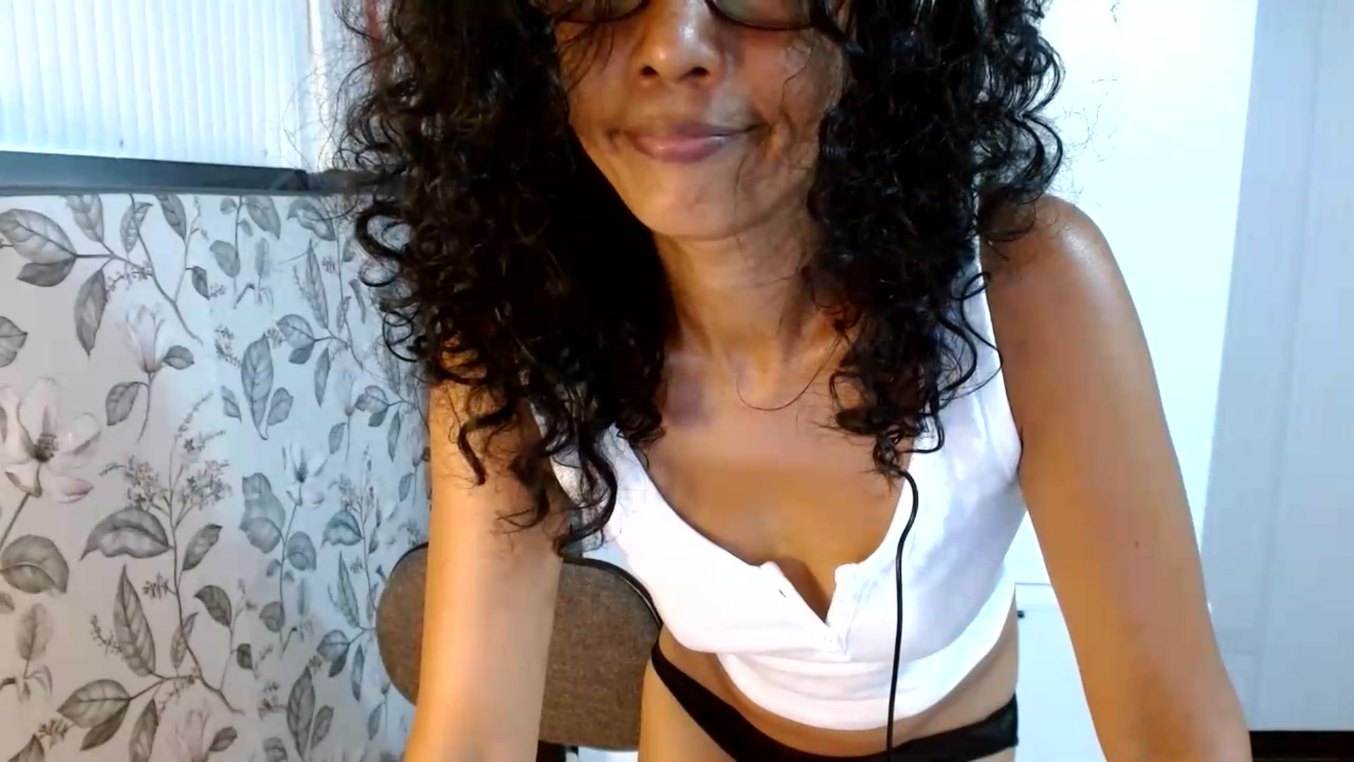 Gallery image thumbnail from ViktoriaFox's myfreecams stream on, 05/23/2026, 07:58 image 9 of 20