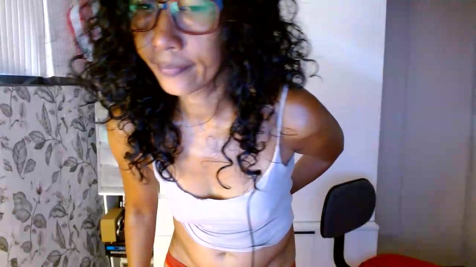 Gallery image thumbnail from ViktoriaFox's myfreecams stream on, 05/26/2026, 03:34 image 17 of 20