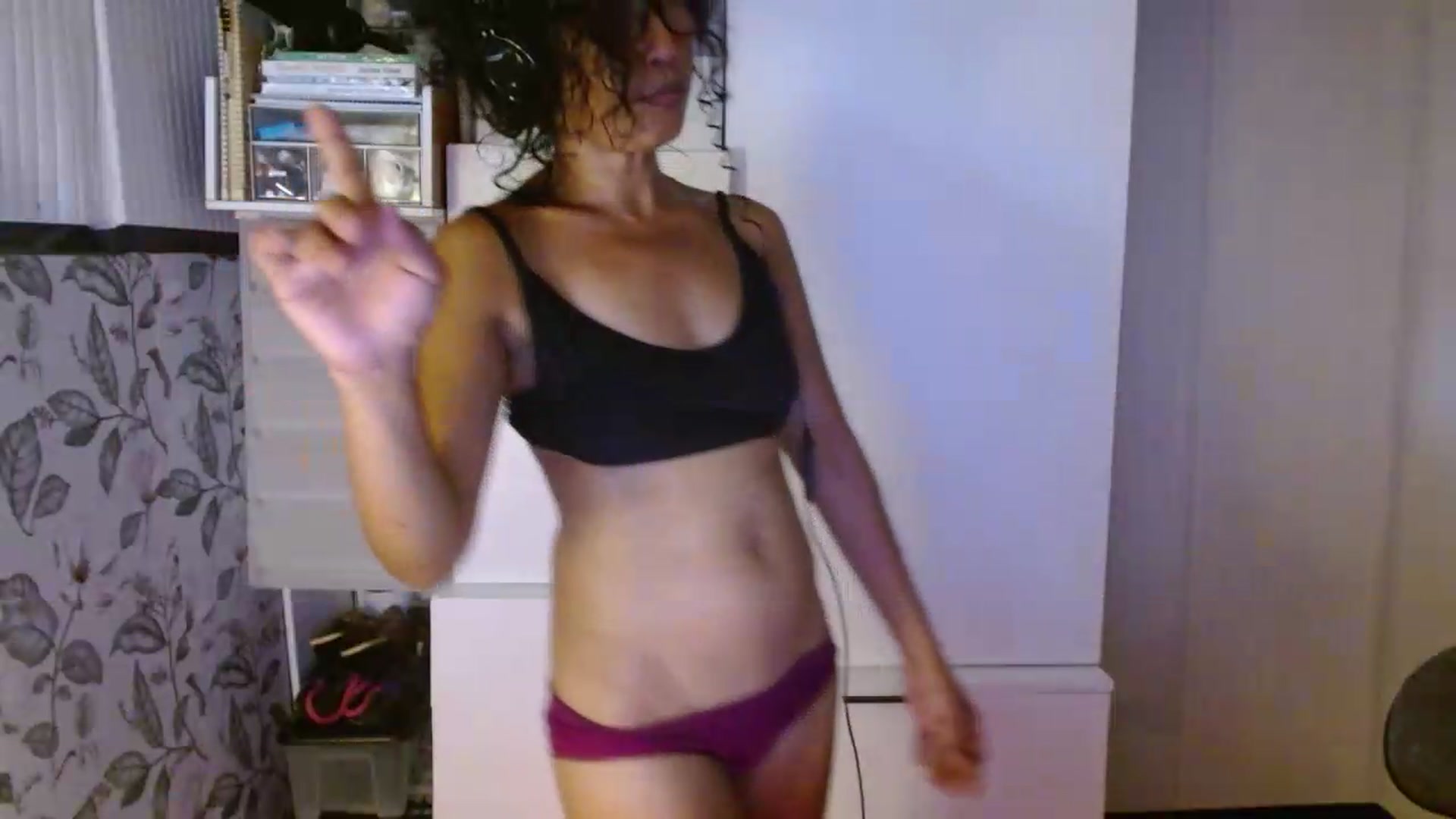 Gallery image thumbnail from ViktoriaFox's myfreecams stream on, 05/29/2026, 07:26 image 17 of 20