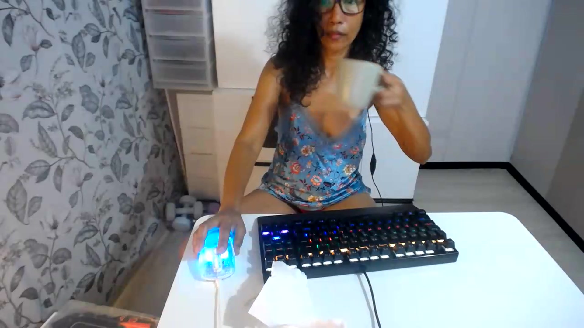 Gallery image thumbnail from ViktoriaFox's myfreecams stream on, 06/09/2026, 17:25 image 13 of 20