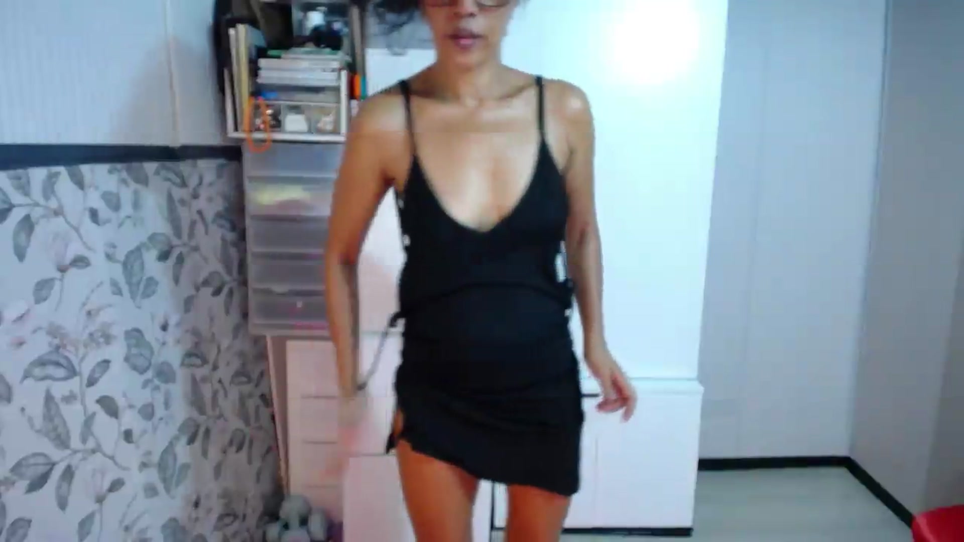 Gallery image thumbnail from ViktoriaFox's myfreecams stream on, 08/16/2026, 16:44 image 3 of 20