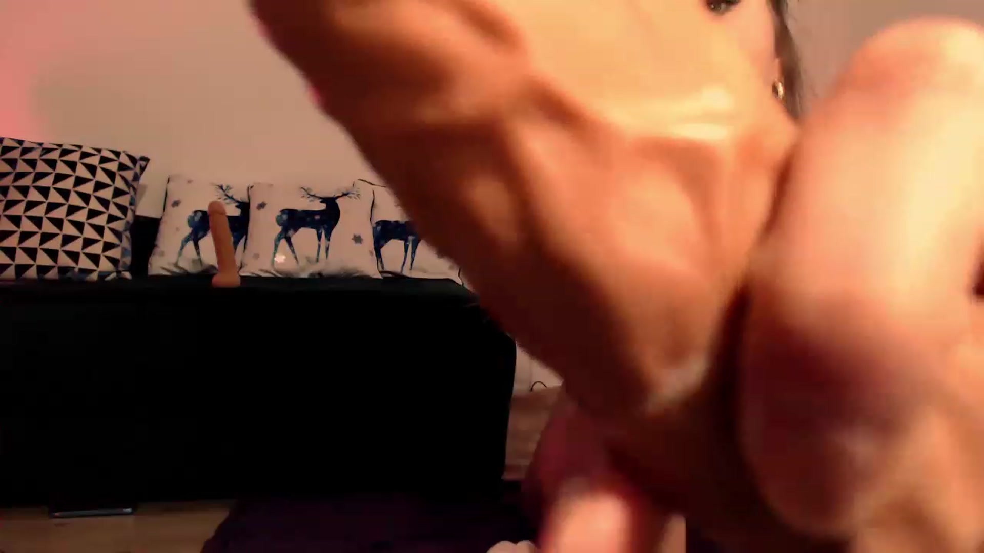 Gallery image thumbnail from ViktoriaHoney's myfreecams stream on, 12/01/2022, 08:12 image 10 of 20