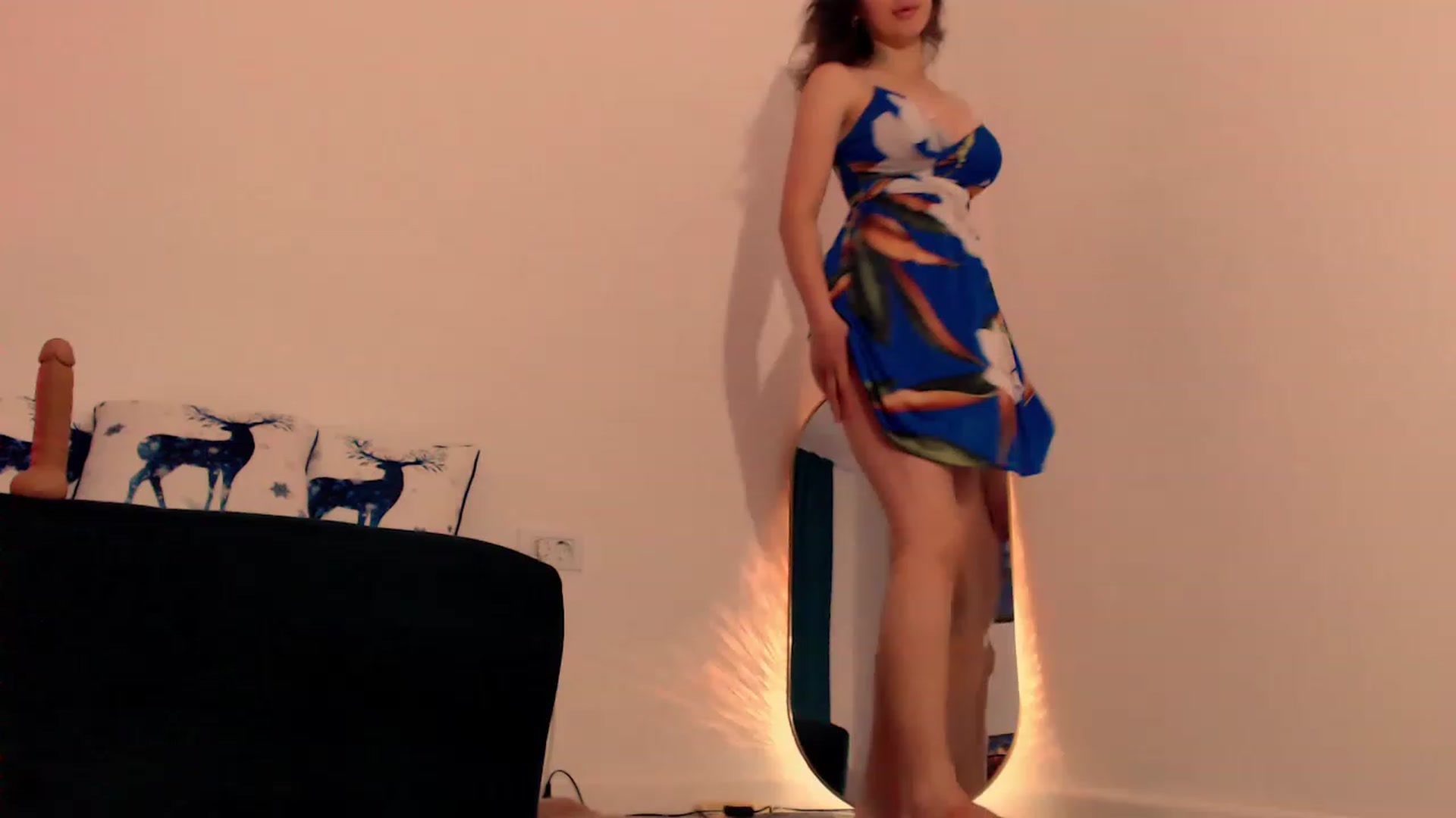 Gallery image thumbnail from ViktoriaHoney's myfreecams stream on, 11/28/2022, 04:29 image 1 of 20