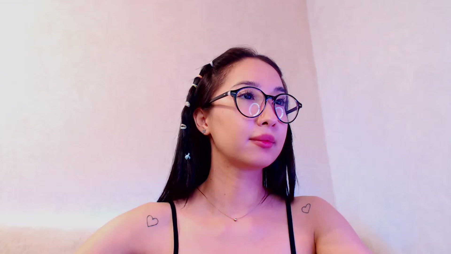 Gallery image thumbnail from ViktorrySweet's myfreecams stream on, 12/18/2022, 17:01 image 5 of 20