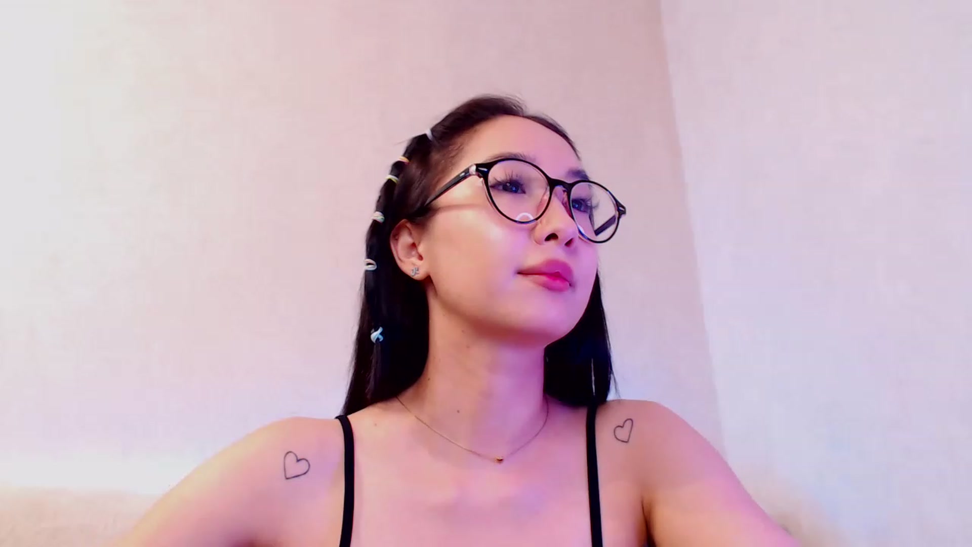 Gallery image thumbnail from ViktorrySweet's myfreecams stream on, 12/18/2022, 17:01 image 9 of 20