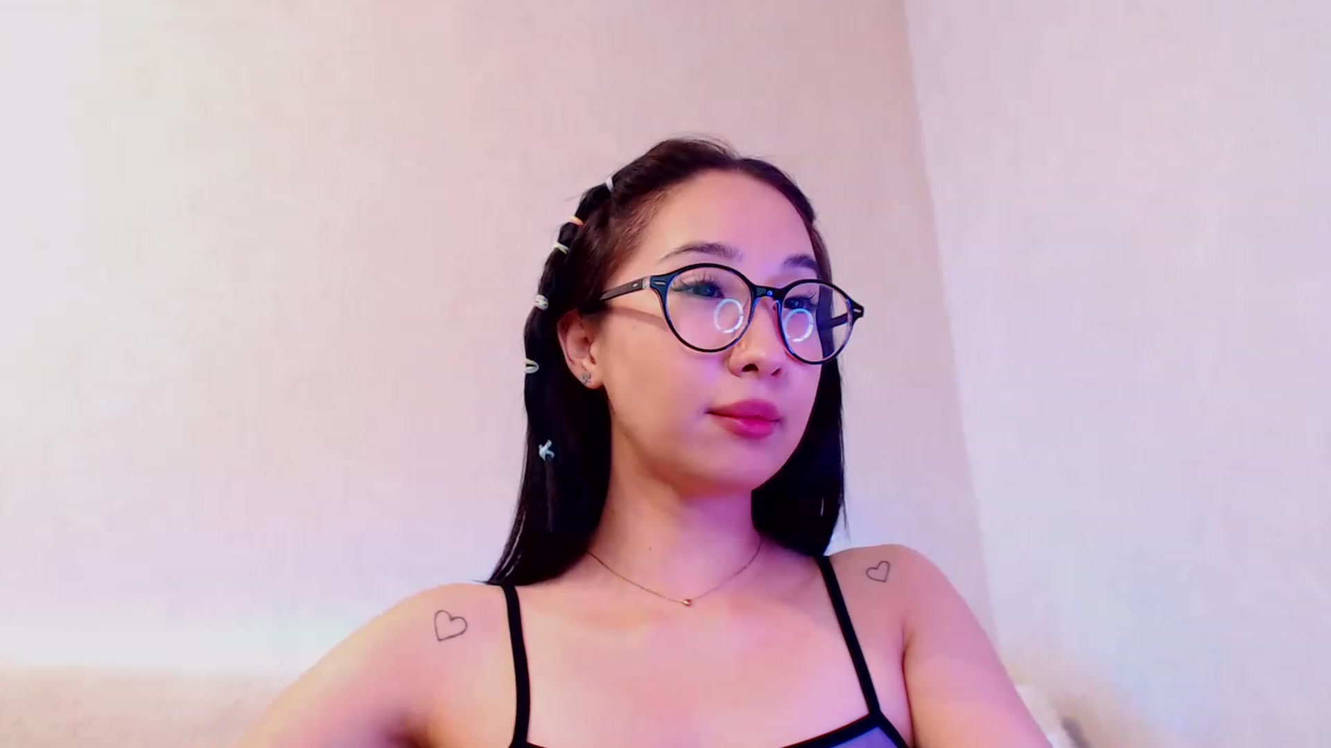 Gallery image thumbnail from ViktorrySweet's myfreecams stream on, 12/18/2022, 17:01 image 7 of 20