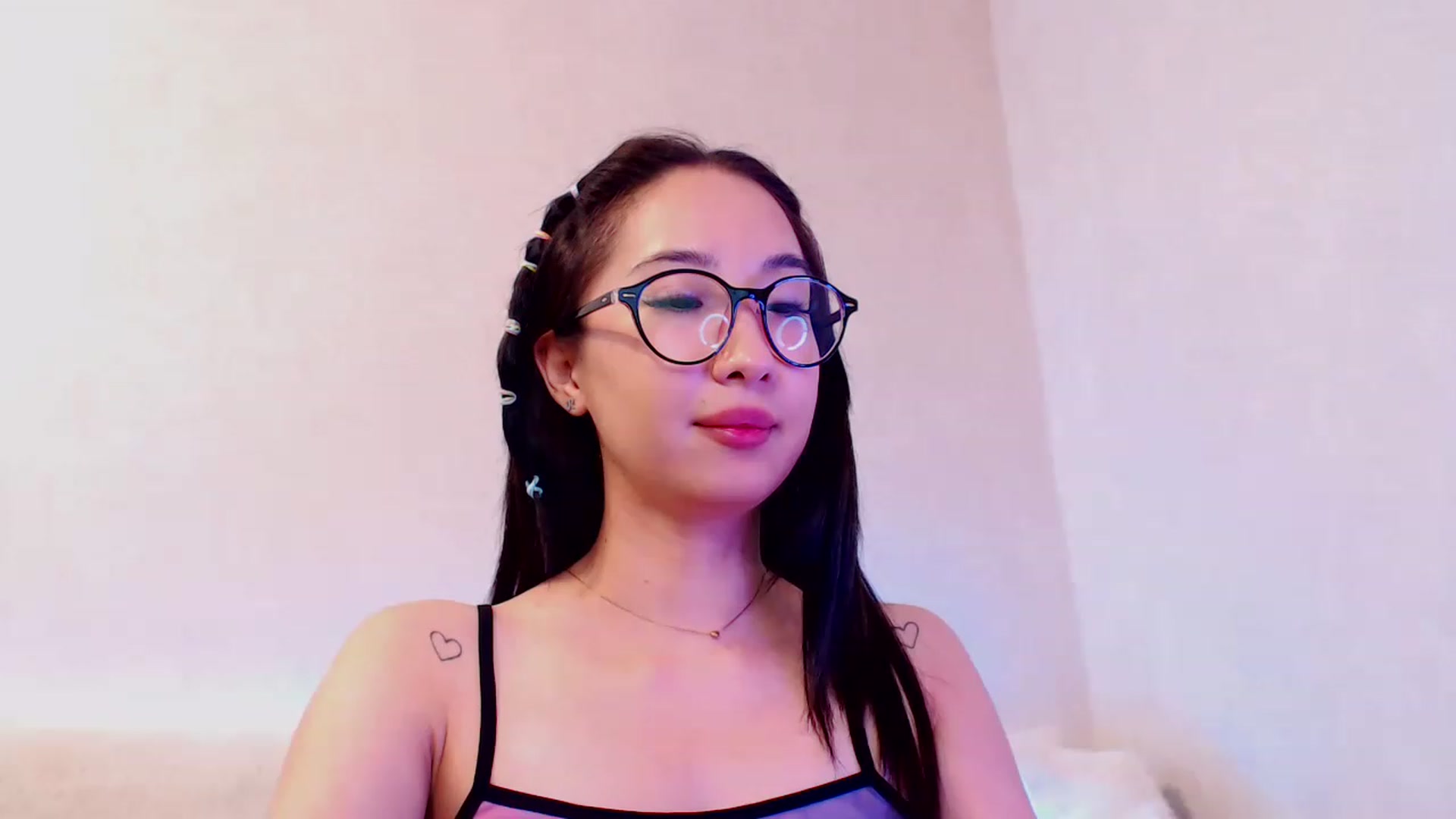 Gallery image thumbnail from ViktorrySweet's myfreecams stream on, 12/18/2022, 17:01 image 8 of 20