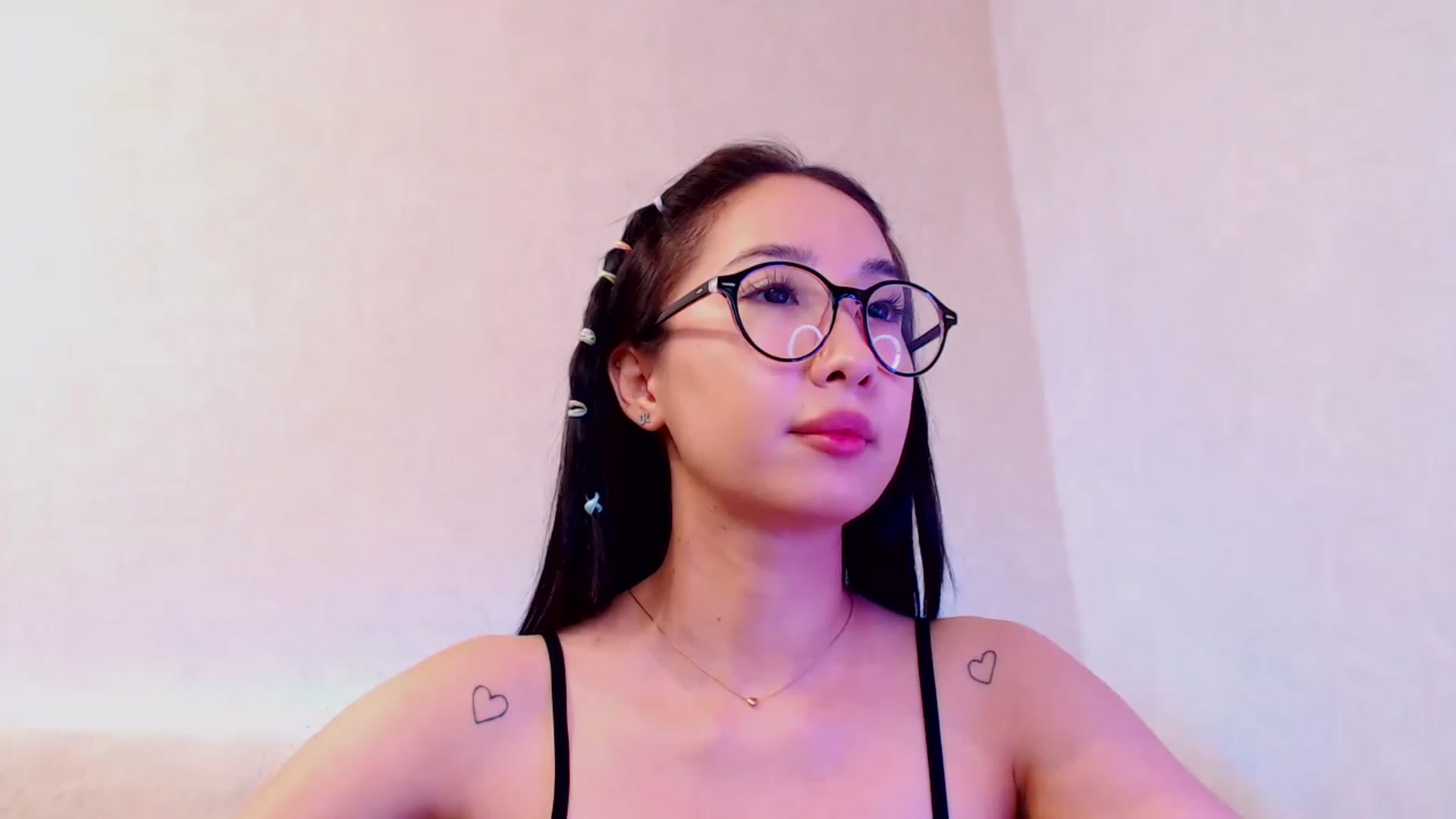 Gallery image thumbnail from ViktorrySweet's myfreecams stream on, 12/18/2022, 17:01 image 4 of 20