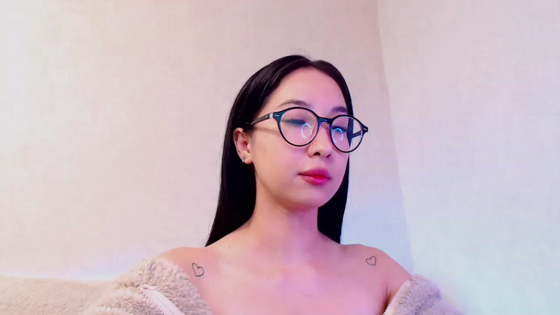 Gallery image thumbnail from ViktorrySweet's myfreecams stream on, 12/22/2022, 15:36 image 8 of 20