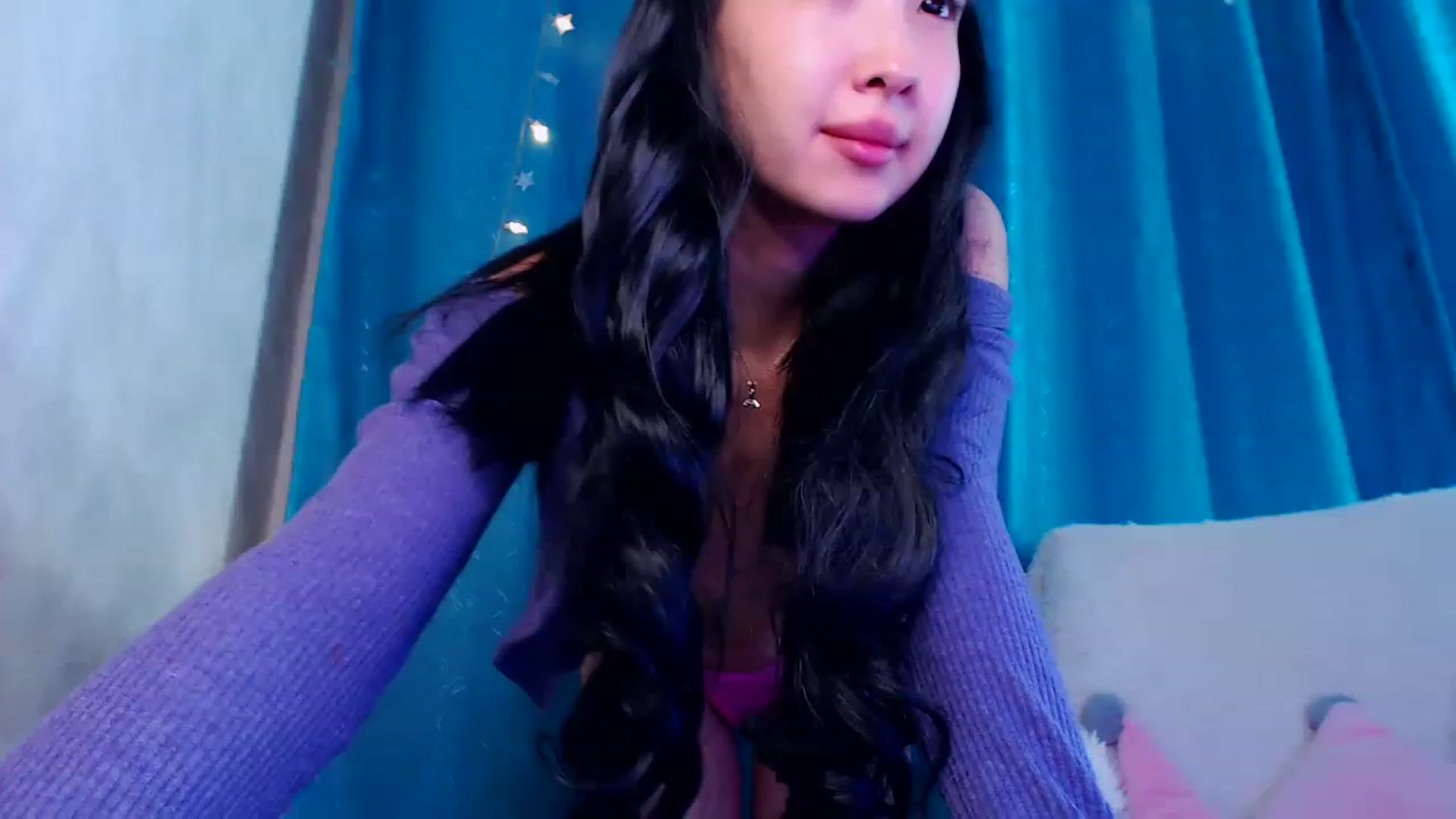 Gallery image thumbnail from ViktorrySweet's myfreecams stream on, 12/24/2022, 18:39 image 6 of 20