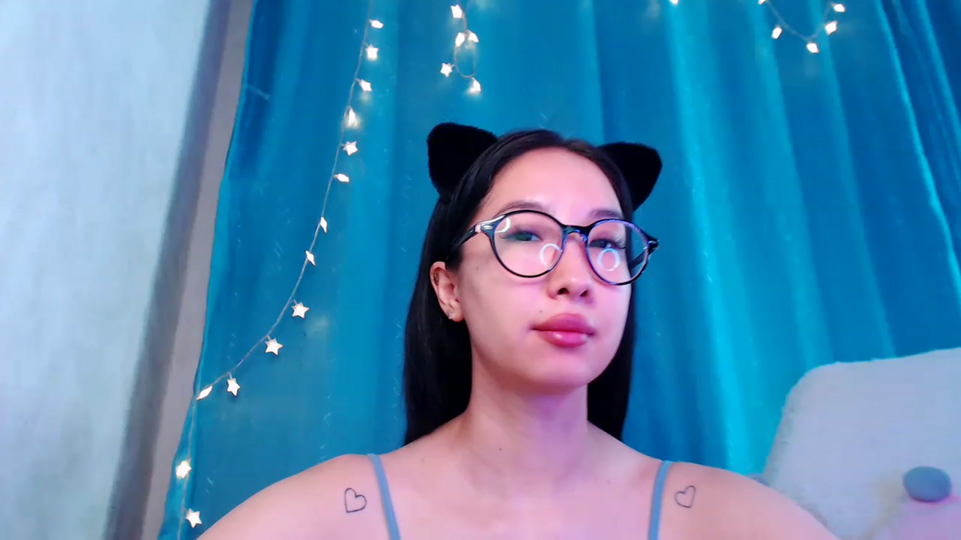 Gallery image thumbnail from ViktorrySweet's myfreecams stream on, 12/26/2022, 08:14 image 2 of 20
