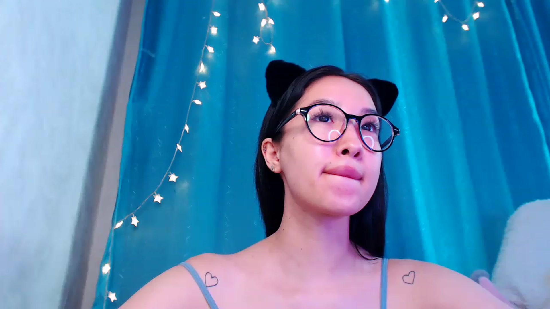 Gallery image thumbnail from ViktorrySweet's myfreecams stream on, 12/26/2022, 08:14 image 7 of 20