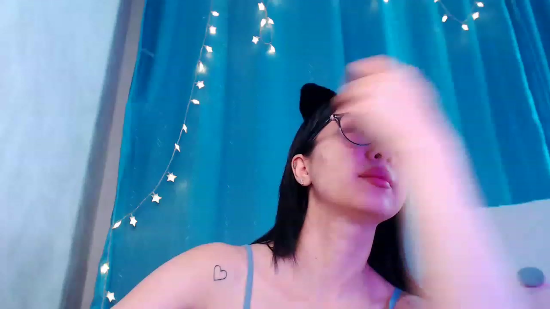 Gallery image thumbnail from ViktorrySweet's myfreecams stream on, 12/26/2022, 08:14 image 1 of 20