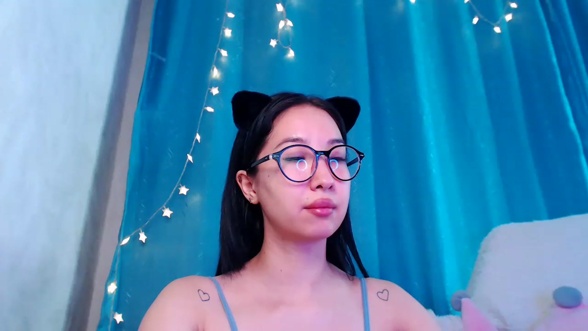 Gallery image thumbnail from ViktorrySweet's myfreecams stream on, 12/26/2022, 08:14 image 3 of 20