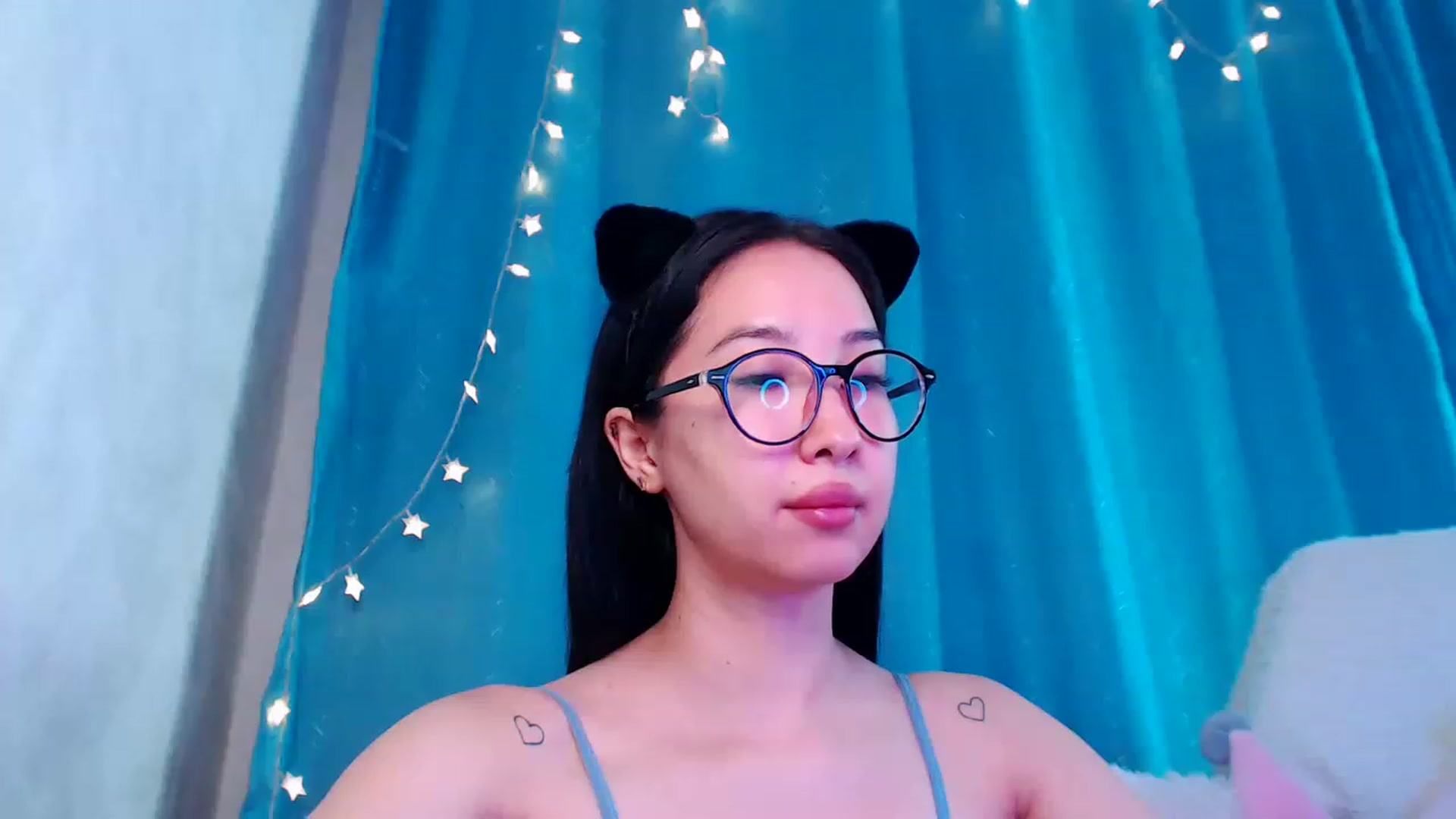Gallery image thumbnail from ViktorrySweet's myfreecams stream on, 12/26/2022, 08:14 image 5 of 20