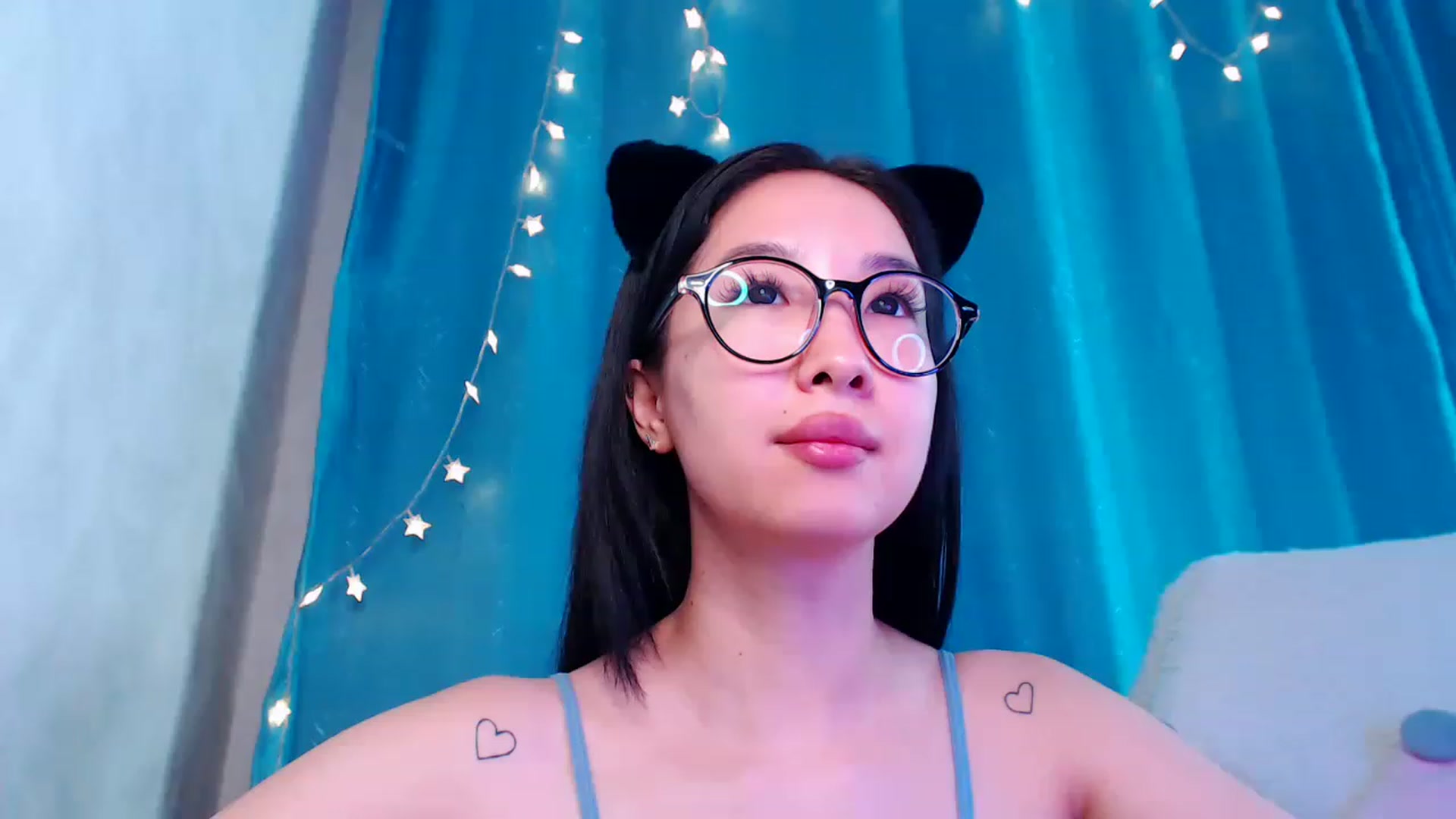 Gallery image thumbnail from ViktorrySweet's myfreecams stream on, 12/26/2022, 08:14 image 12 of 20