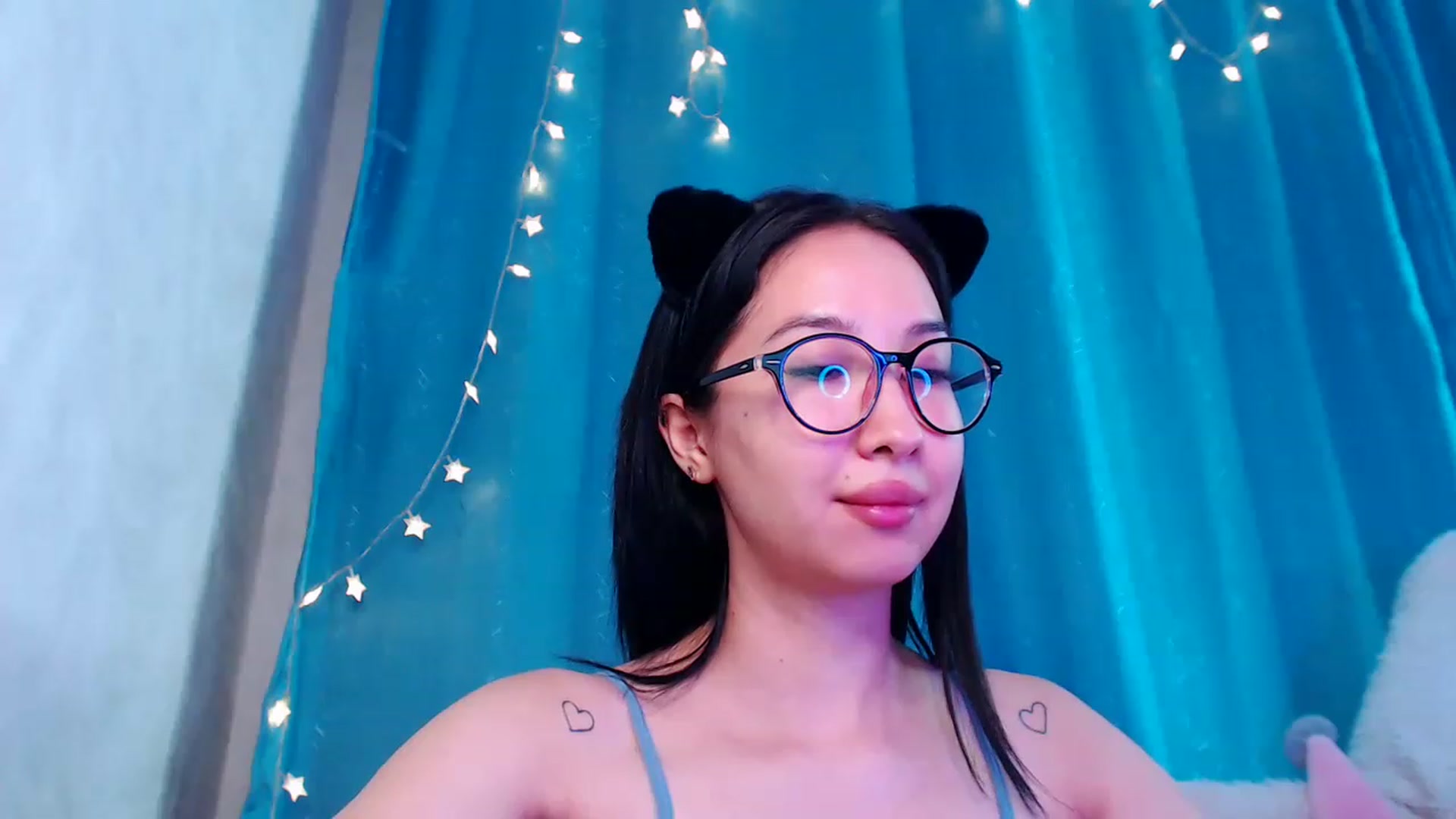 Gallery image thumbnail from ViktorrySweet's myfreecams stream on, 12/26/2022, 08:14 image 10 of 20
