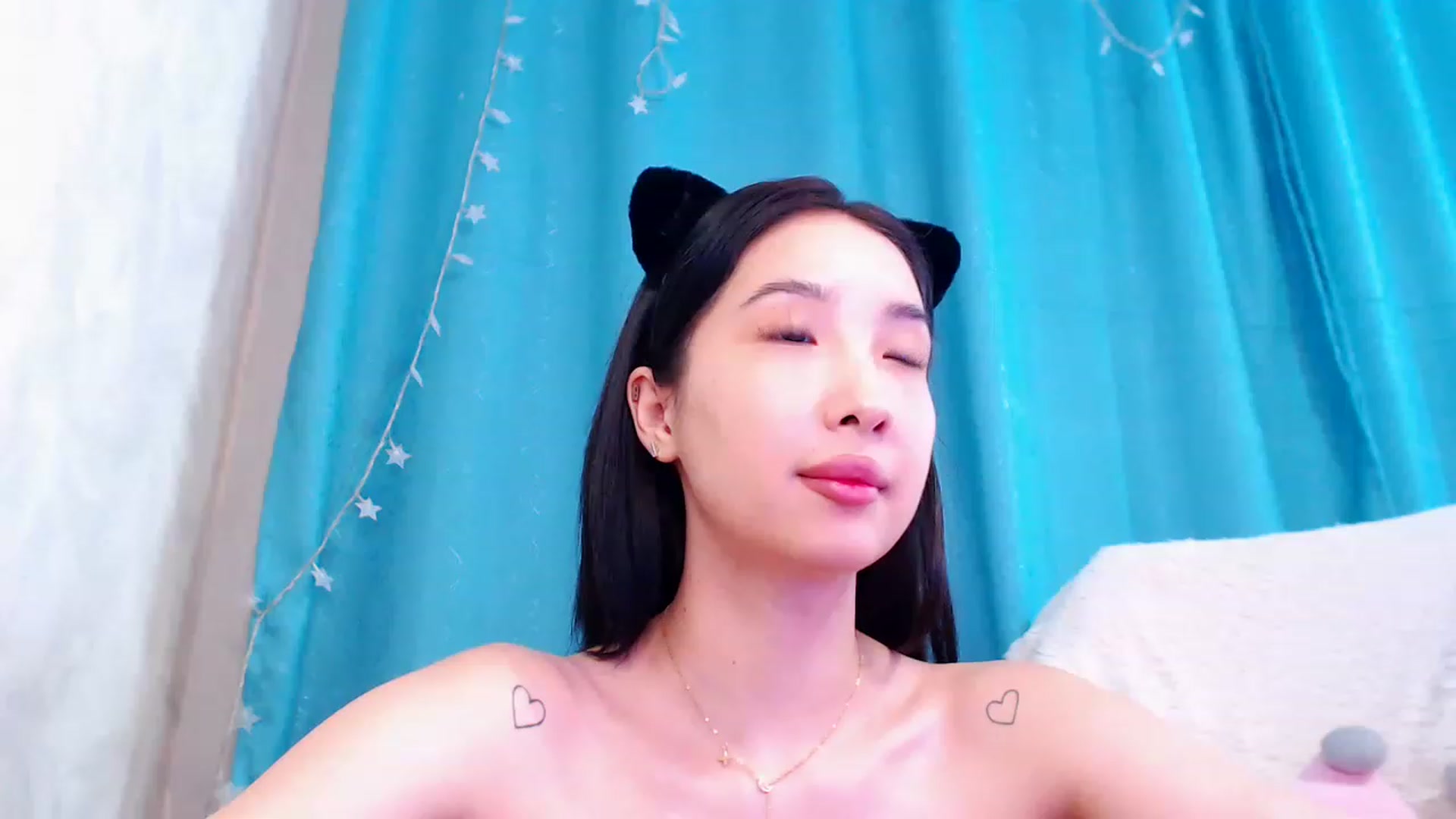 Gallery image thumbnail from ViktorrySweet's myfreecams stream on, 12/28/2022, 06:54 image 9 of 20