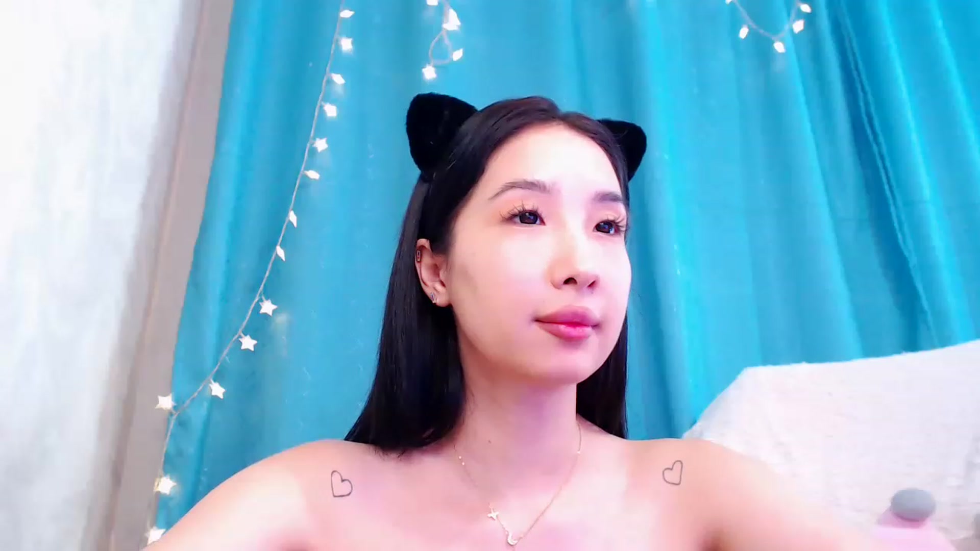 Gallery image thumbnail from ViktorrySweet's myfreecams stream on, 12/28/2022, 06:54 image 18 of 20