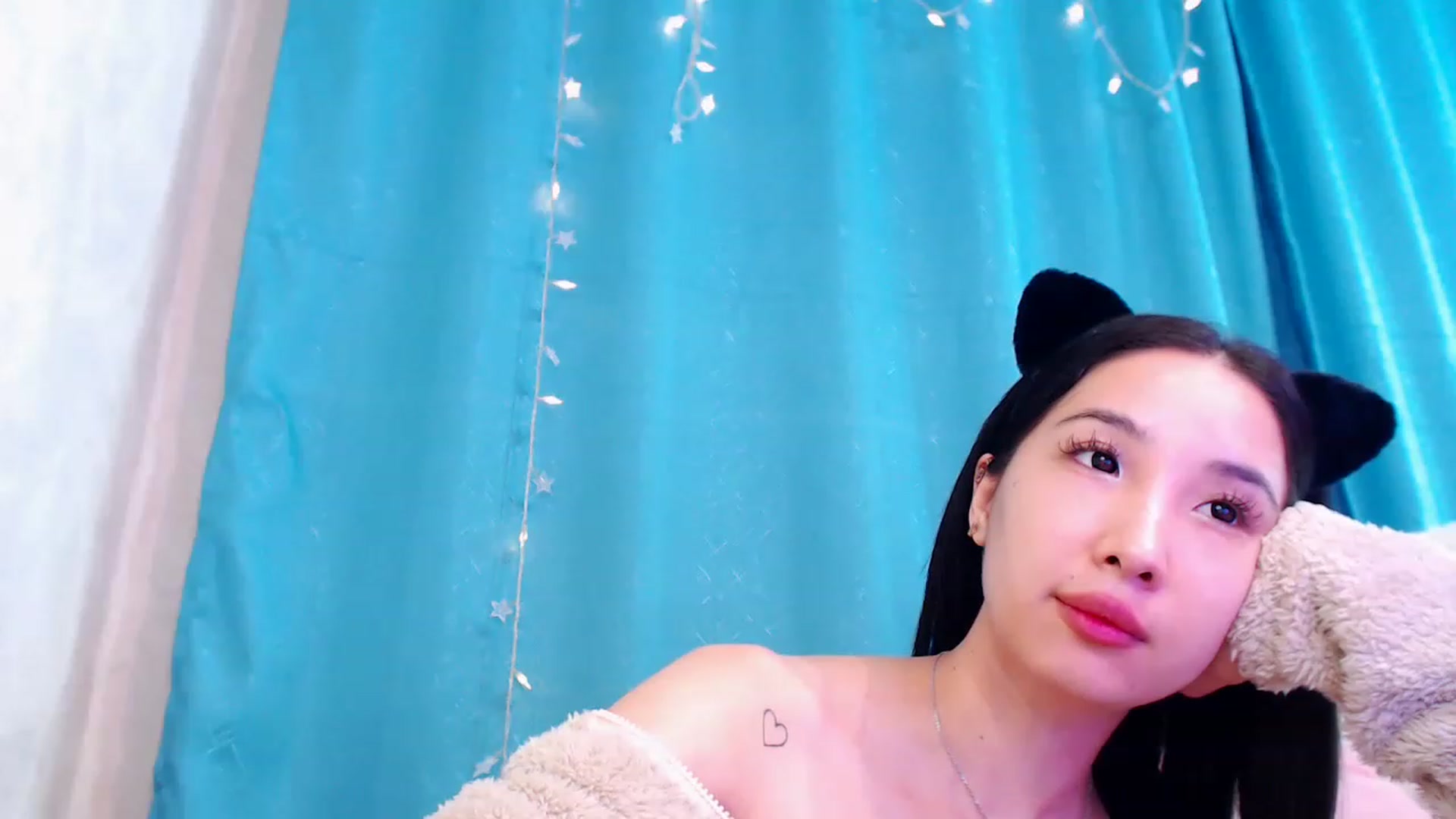 Gallery image thumbnail from ViktorrySweet's myfreecams stream on, 12/30/2022, 14:44 image 10 of 20