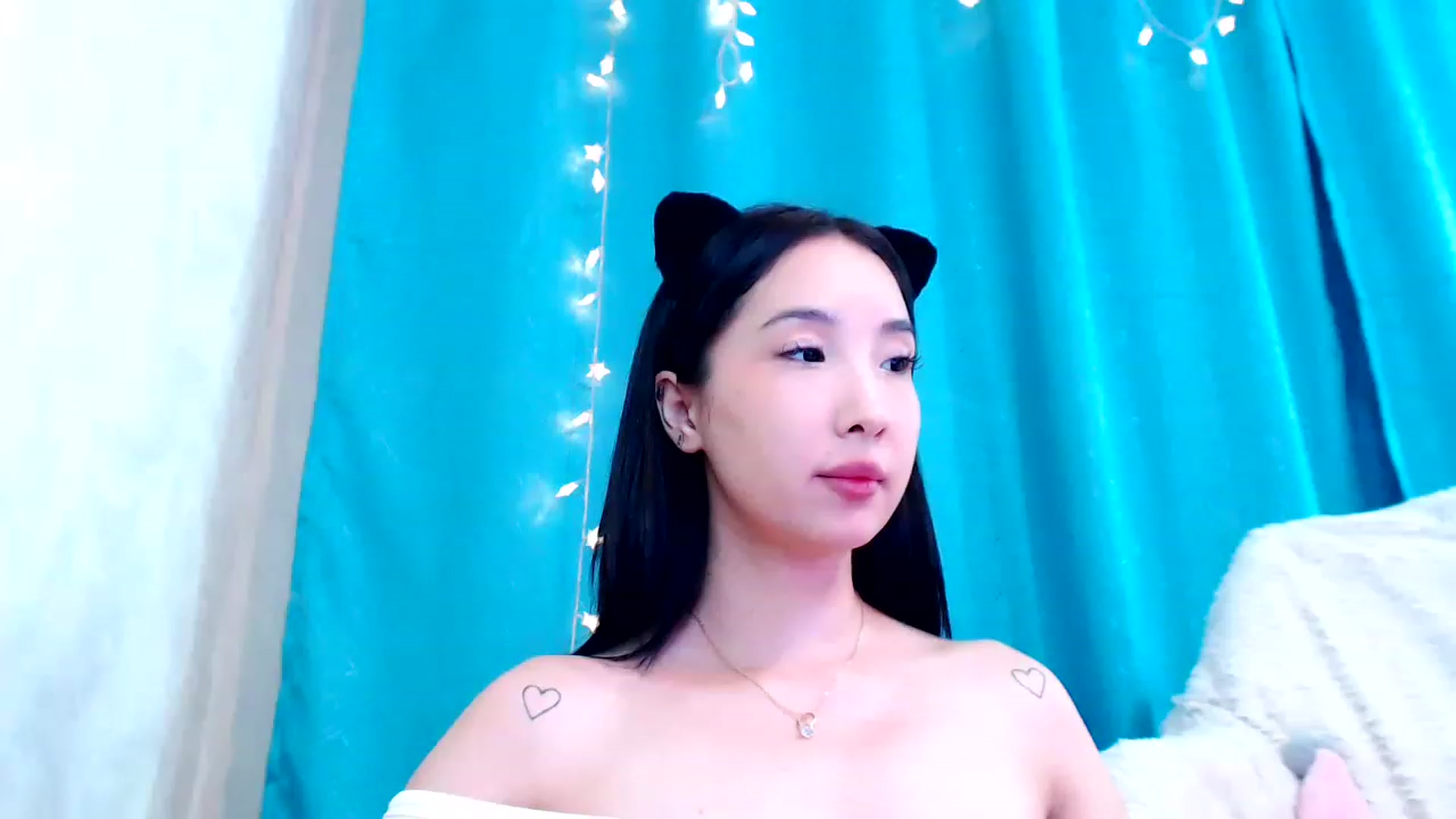 Gallery image thumbnail from ViktorrySweet's myfreecams stream on, 12/31/2022, 15:08 image 18 of 20