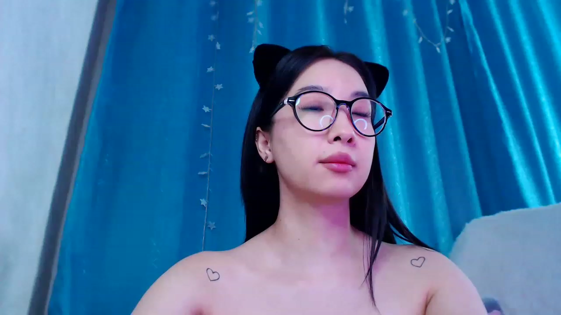 Gallery image thumbnail from ViktorrySweet's myfreecams stream on, 01/03/2023, 06:26 image 7 of 20