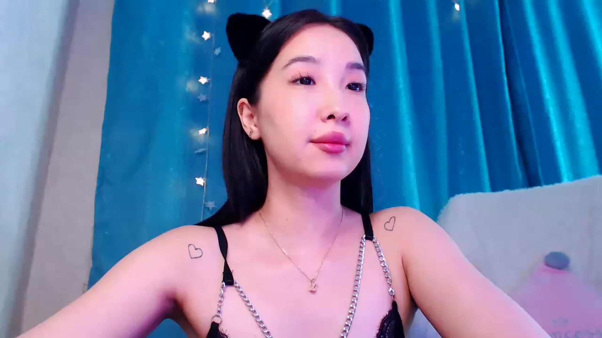 Gallery image thumbnail from ViktorrySweet's myfreecams stream on, 01/03/2023, 14:09 image 1 of 20